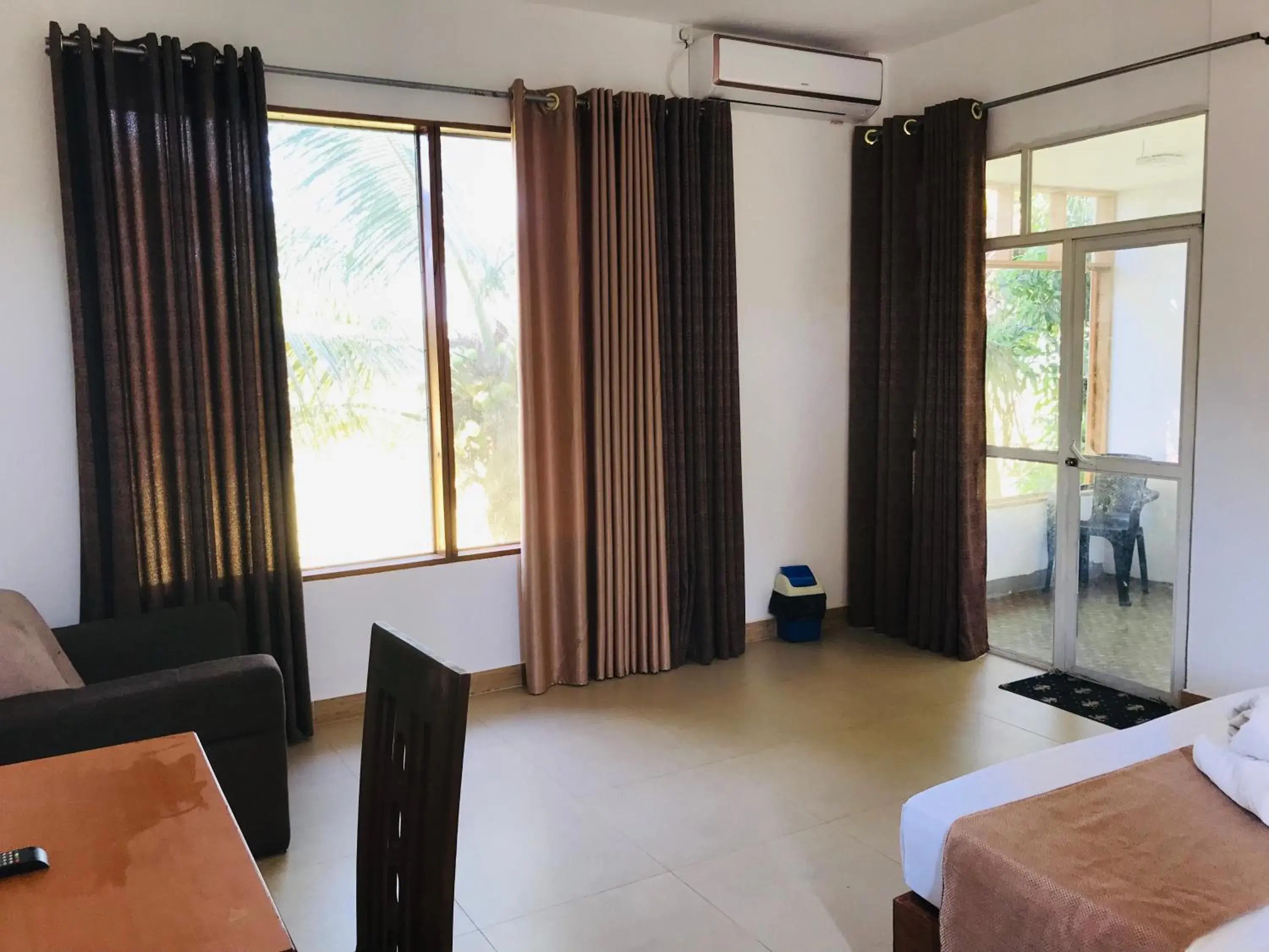 Bedroom, Bed in Rivonway Hotel Polonnaruwa Bedroom, Bed in Rivonway Hotel Polonnaruwa