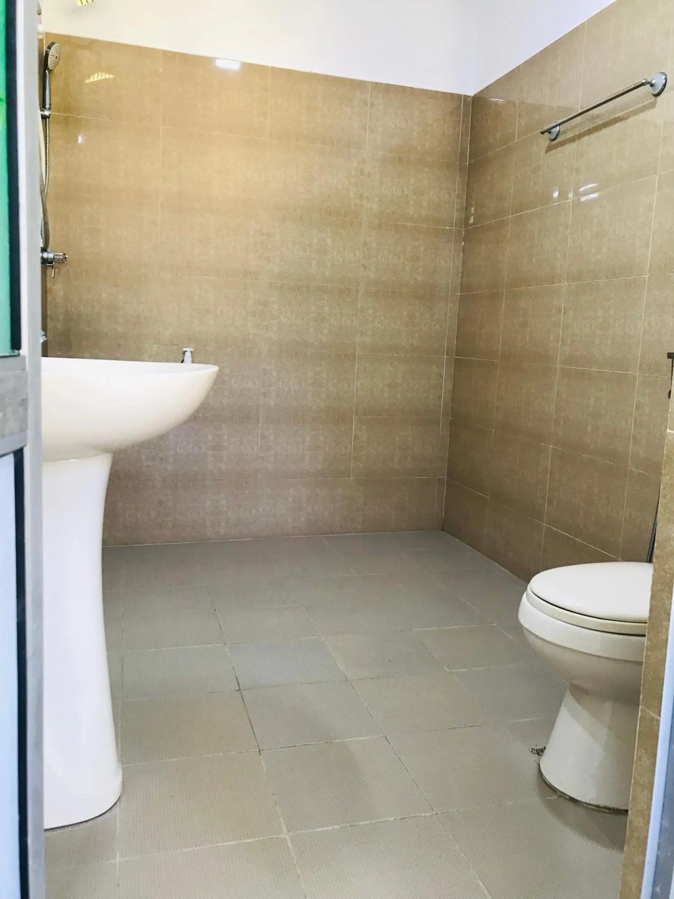 Bathroom in Rivonway Hotel Polonnaruwa