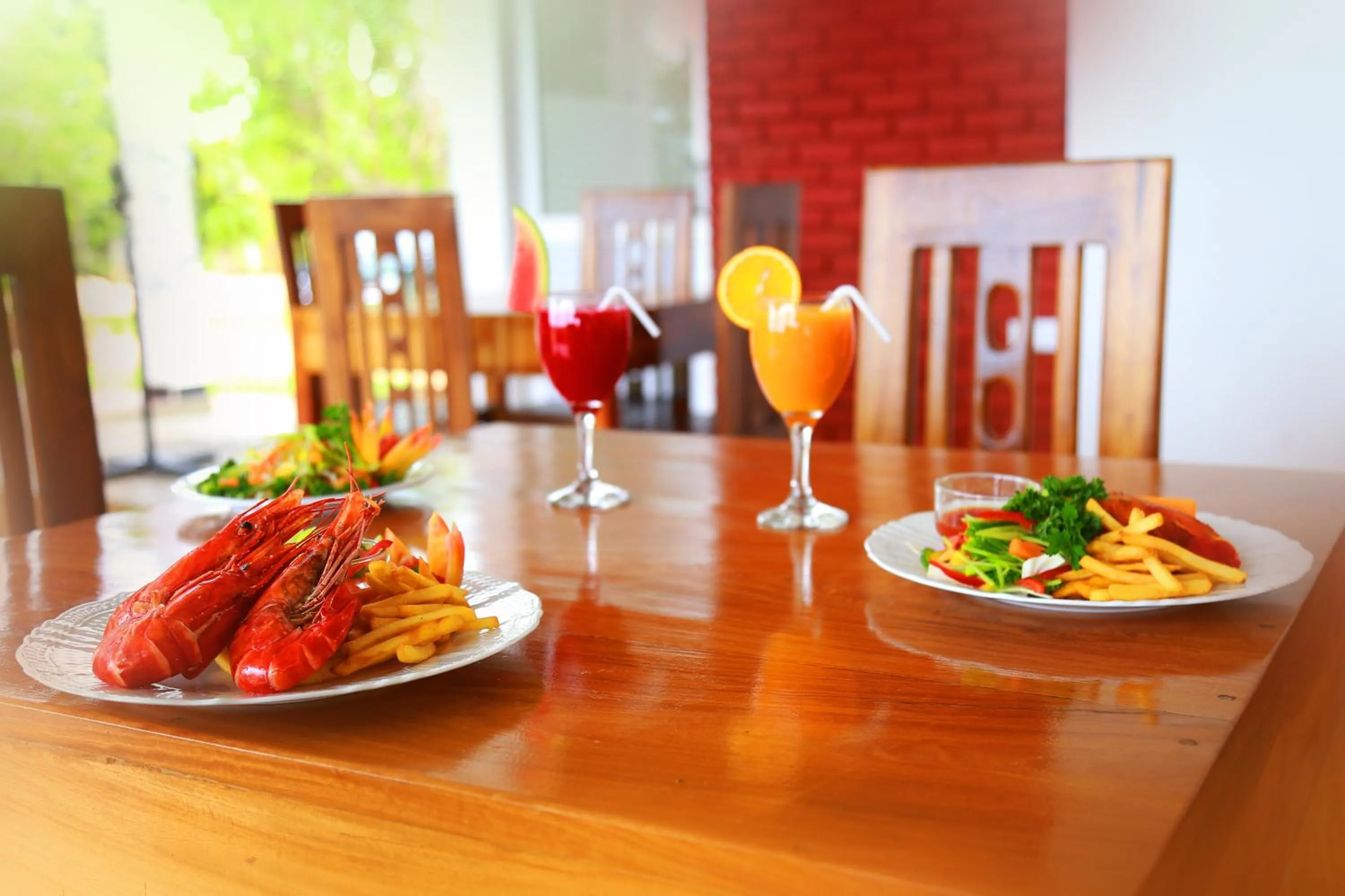 Food and drinks in Rivonway Hotel Polonnaruwa