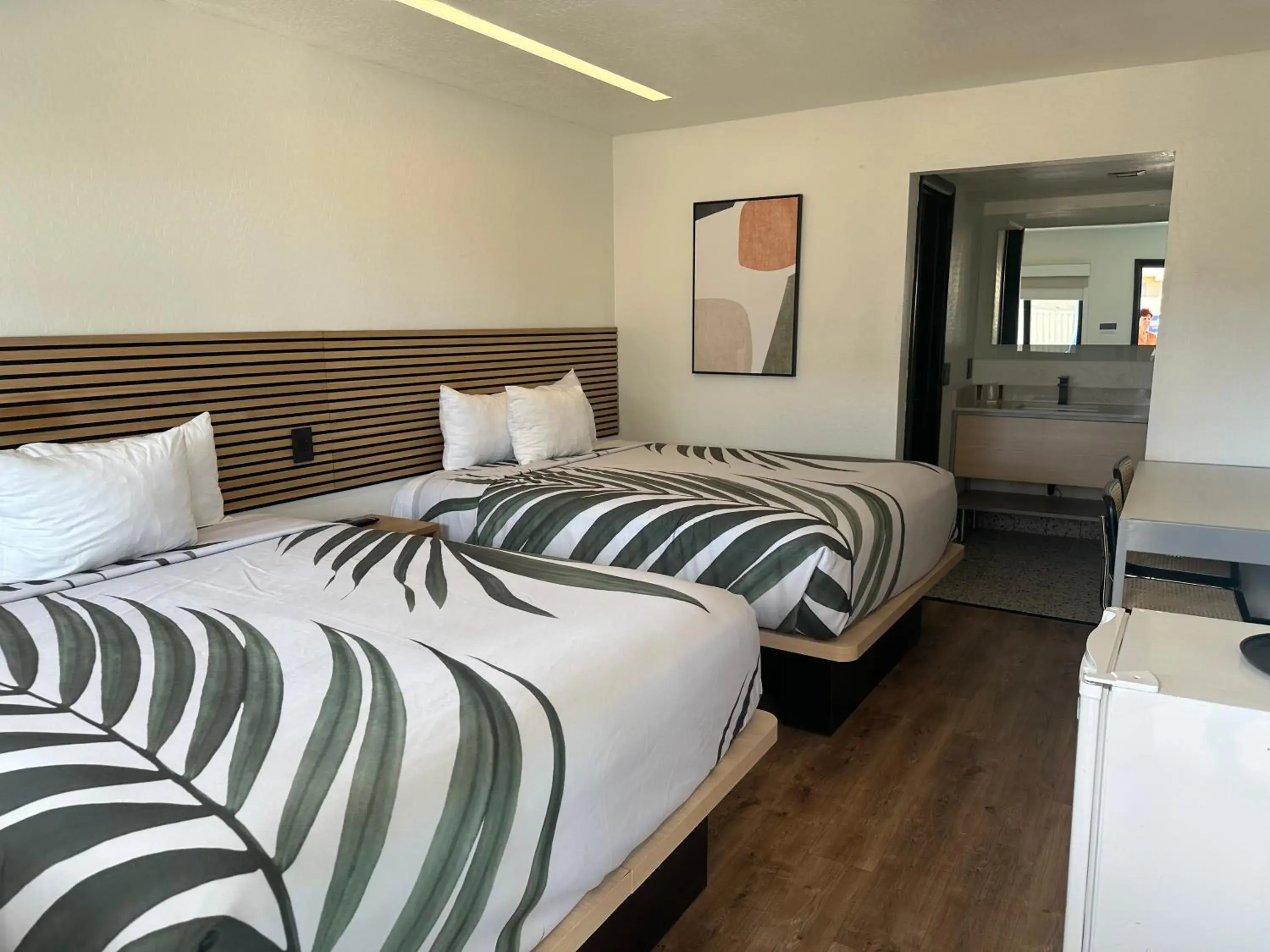 Photo of the whole room, Bed in Sway Hotel Photo of the whole room, Bed in Sway Hotel