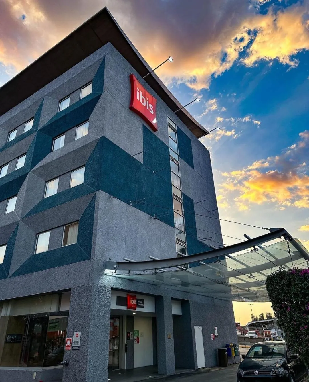 Property building in Ibis Mexico Perinorte