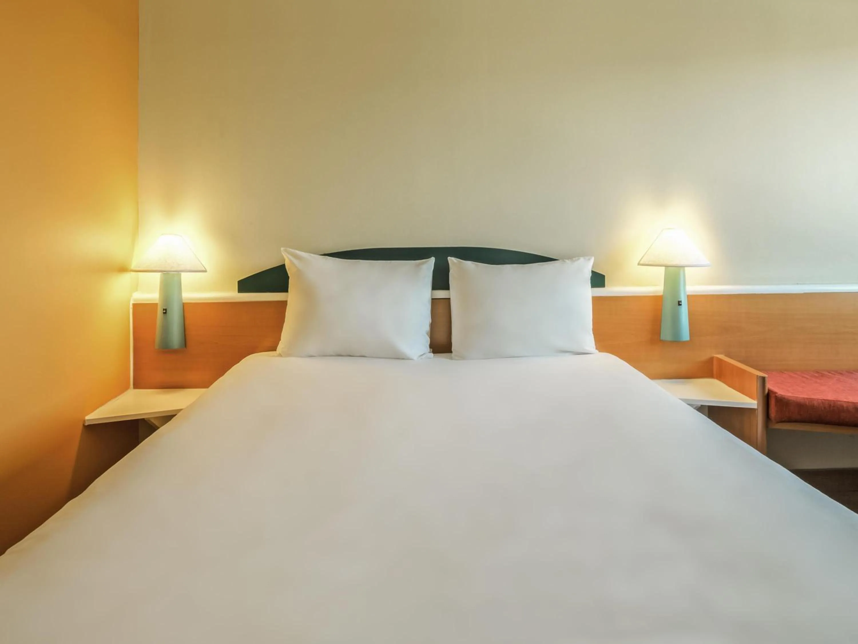 Bedroom, Bed in Ibis Mexico Perinorte