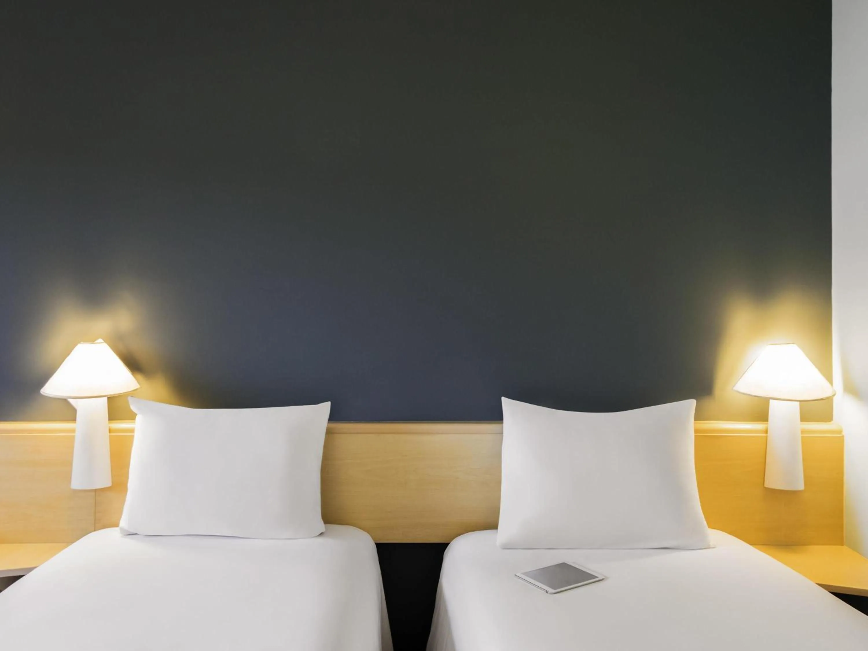 Bedroom, Bed in Ibis Mexico Perinorte