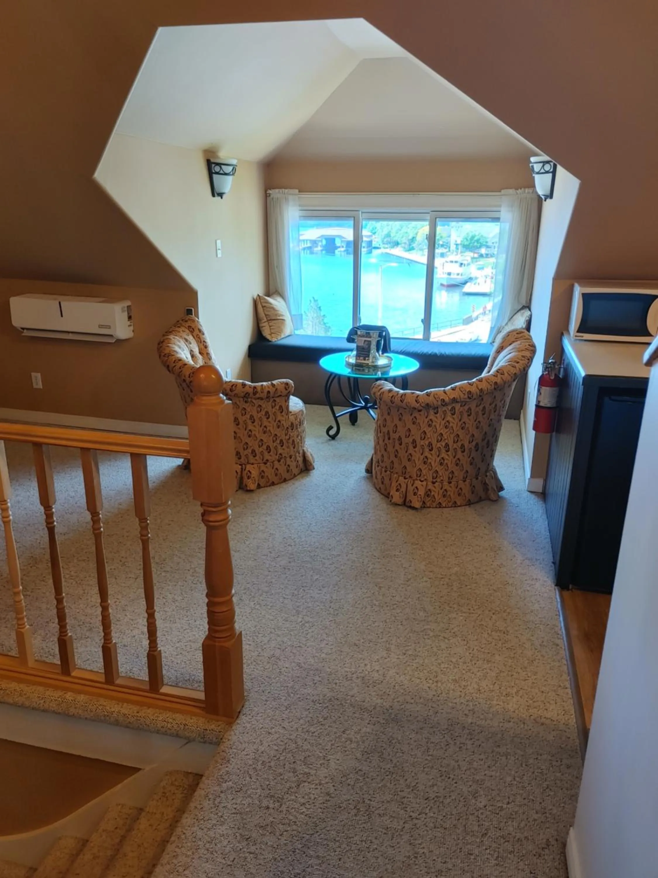 Living room in Stonewater Manor B&B