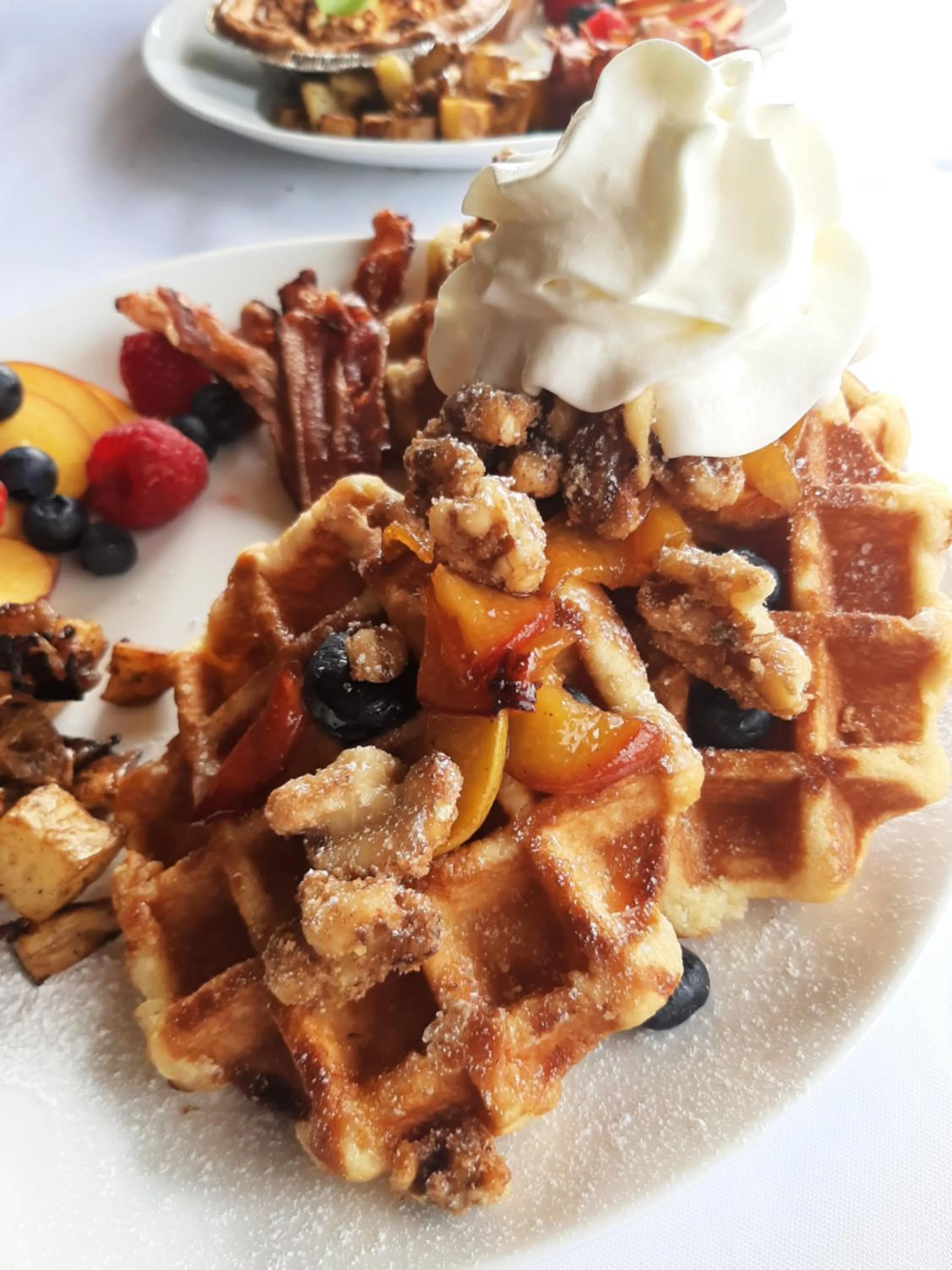 American breakfast in Stonewater Manor B&B