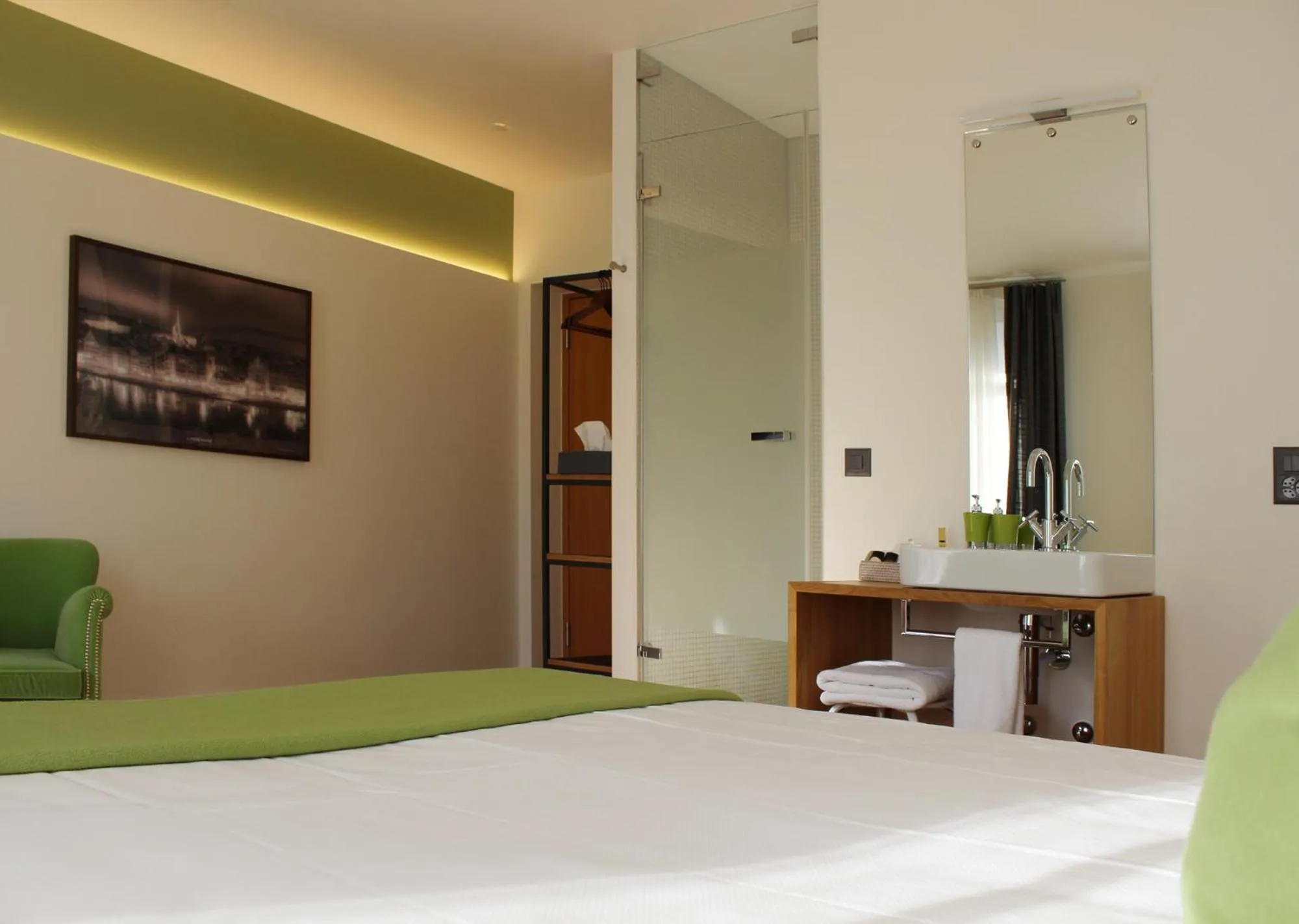 Photo of the whole room, Bed in Boutique Hotel NI-MO