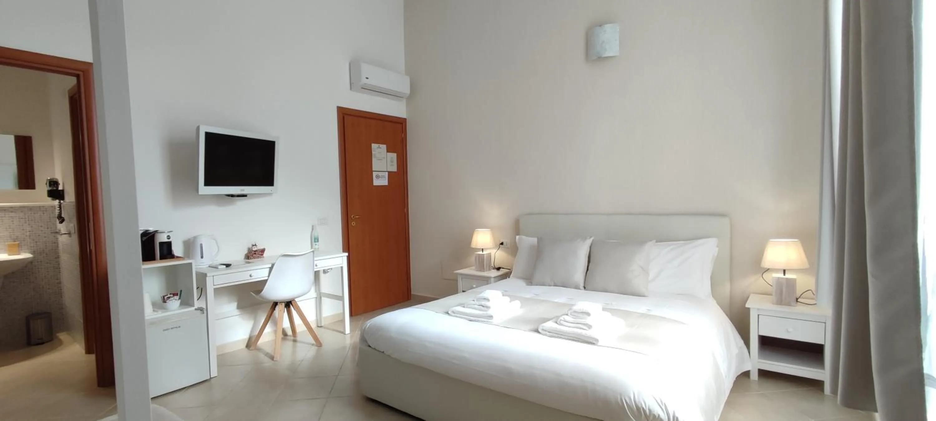 Bedroom, Bed in Nell'Azzurro
