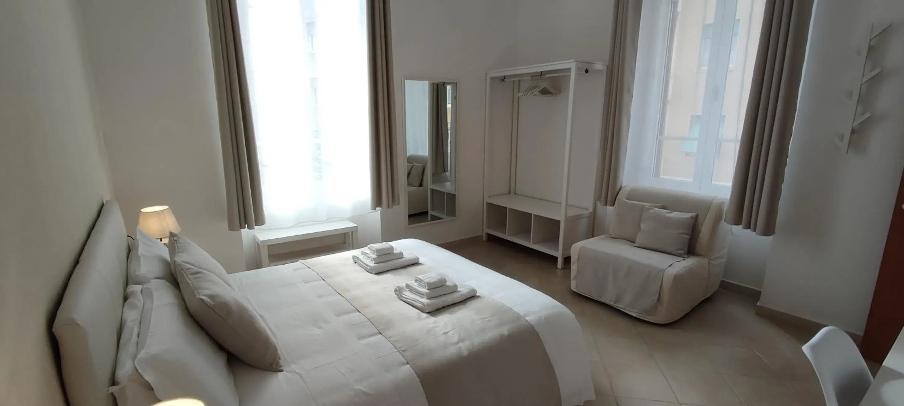 Large Double Room in Nell'Azzurro Large Double Room in Nell'Azzurro