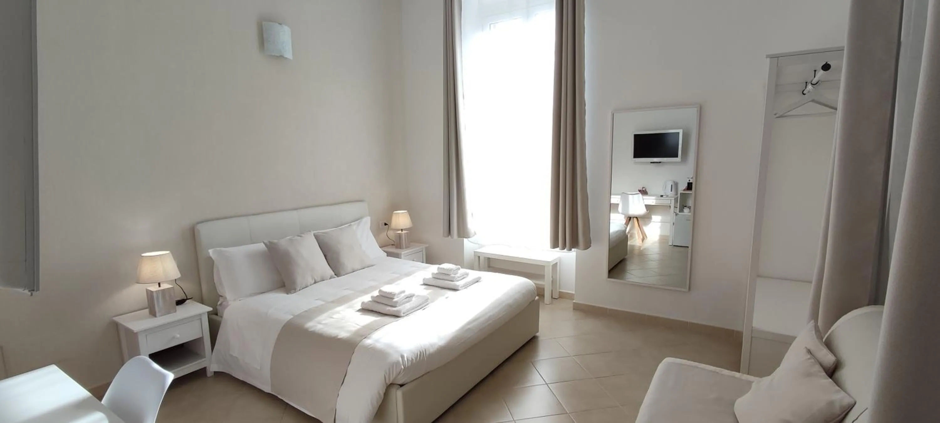 Bedroom, Bed in Nell'Azzurro