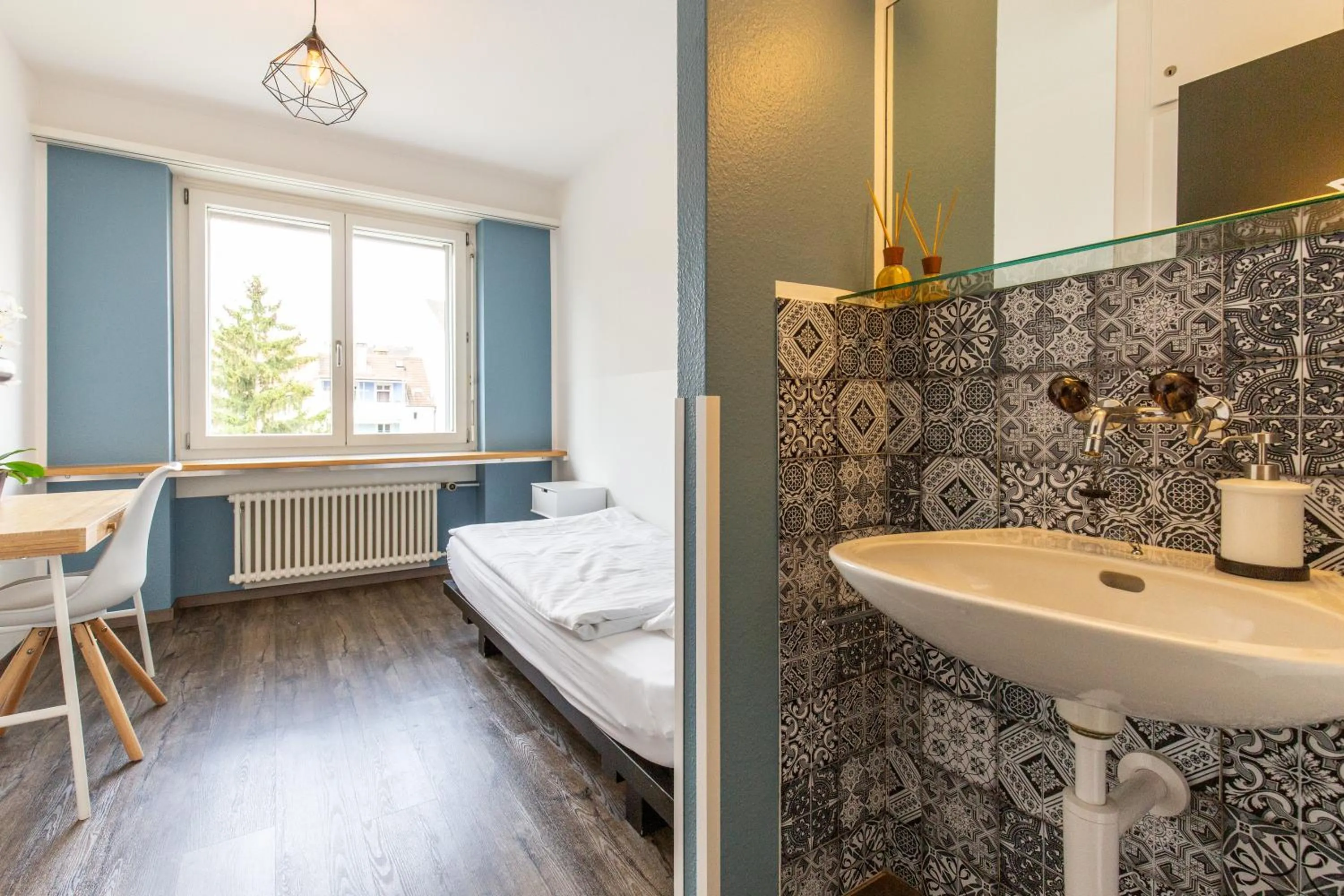 Single Room in Hostel by Hyve Basel