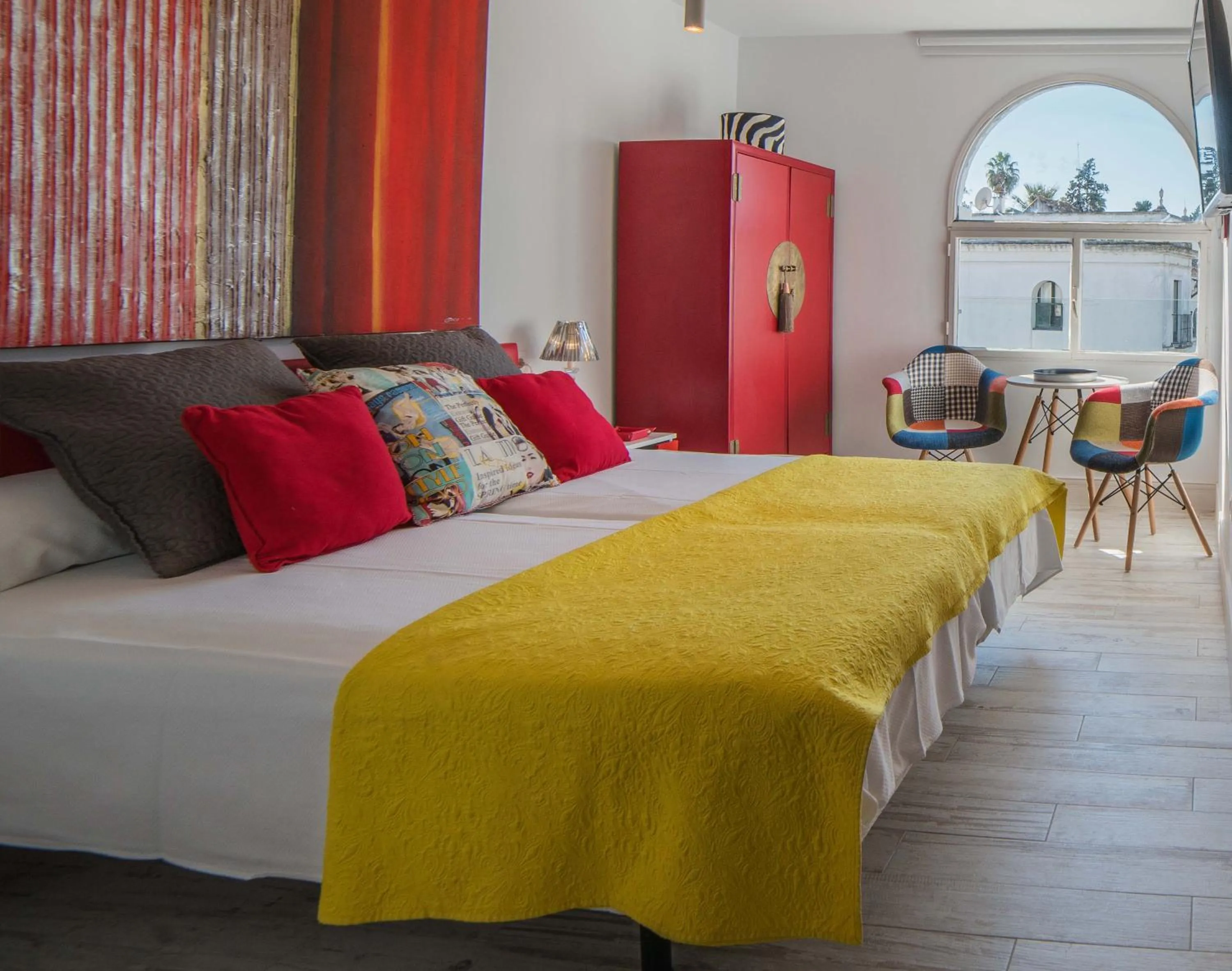 Bed in Rey Don Pedro Luxury Home