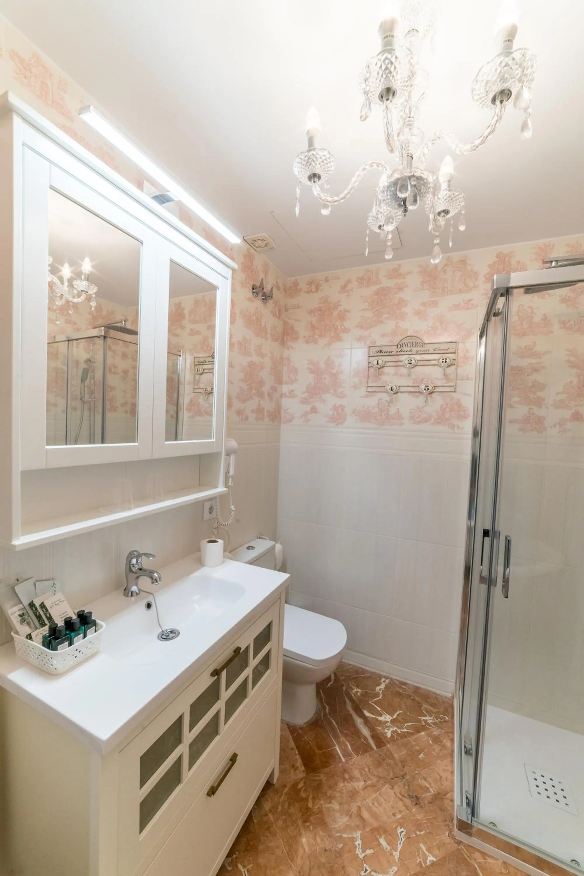 Shower in Rey Don Pedro Luxury Home