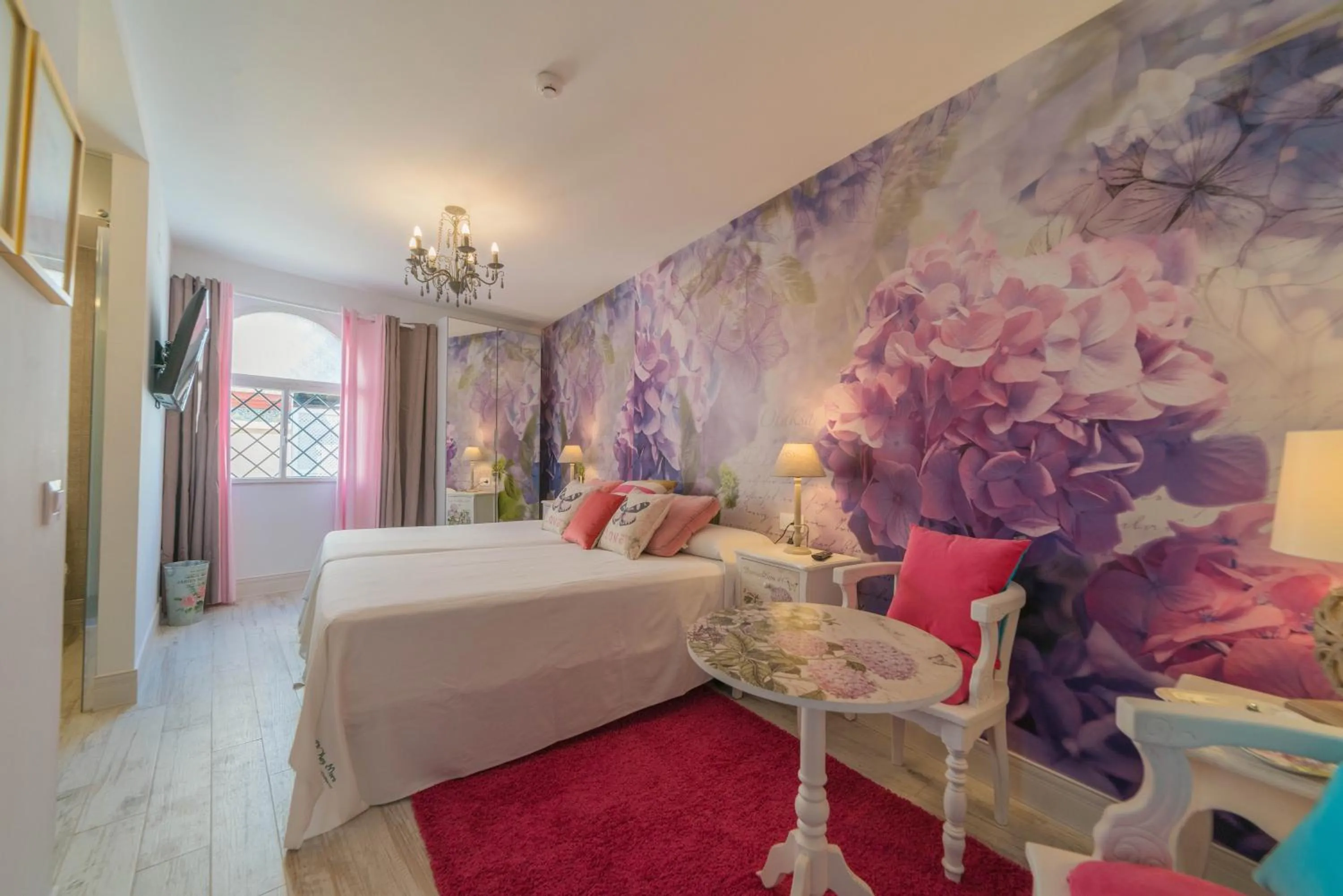 Photo of the whole room, Bed in Rey Don Pedro Luxury Home