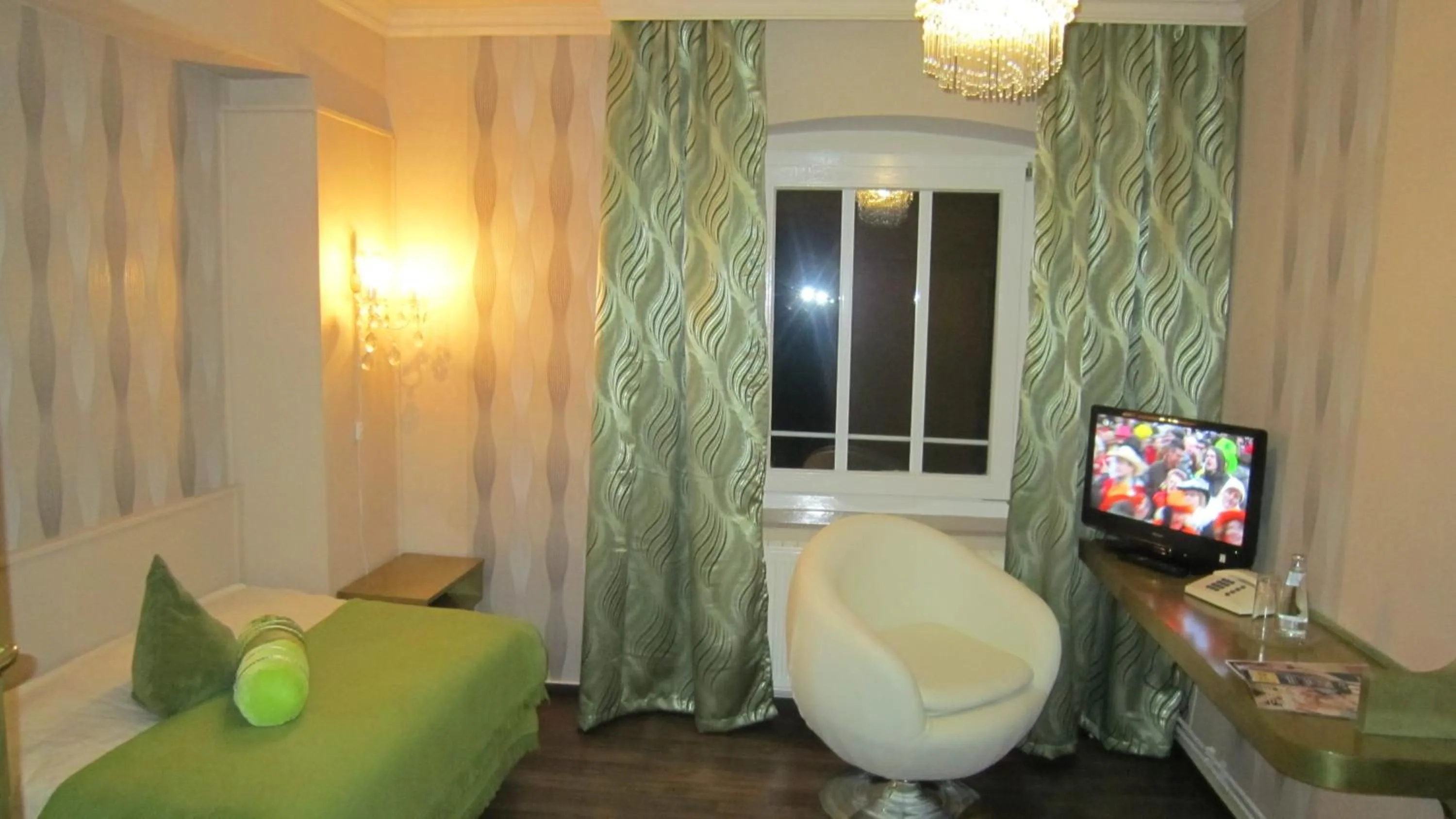 Photo of the whole room in Ahorn Hotel