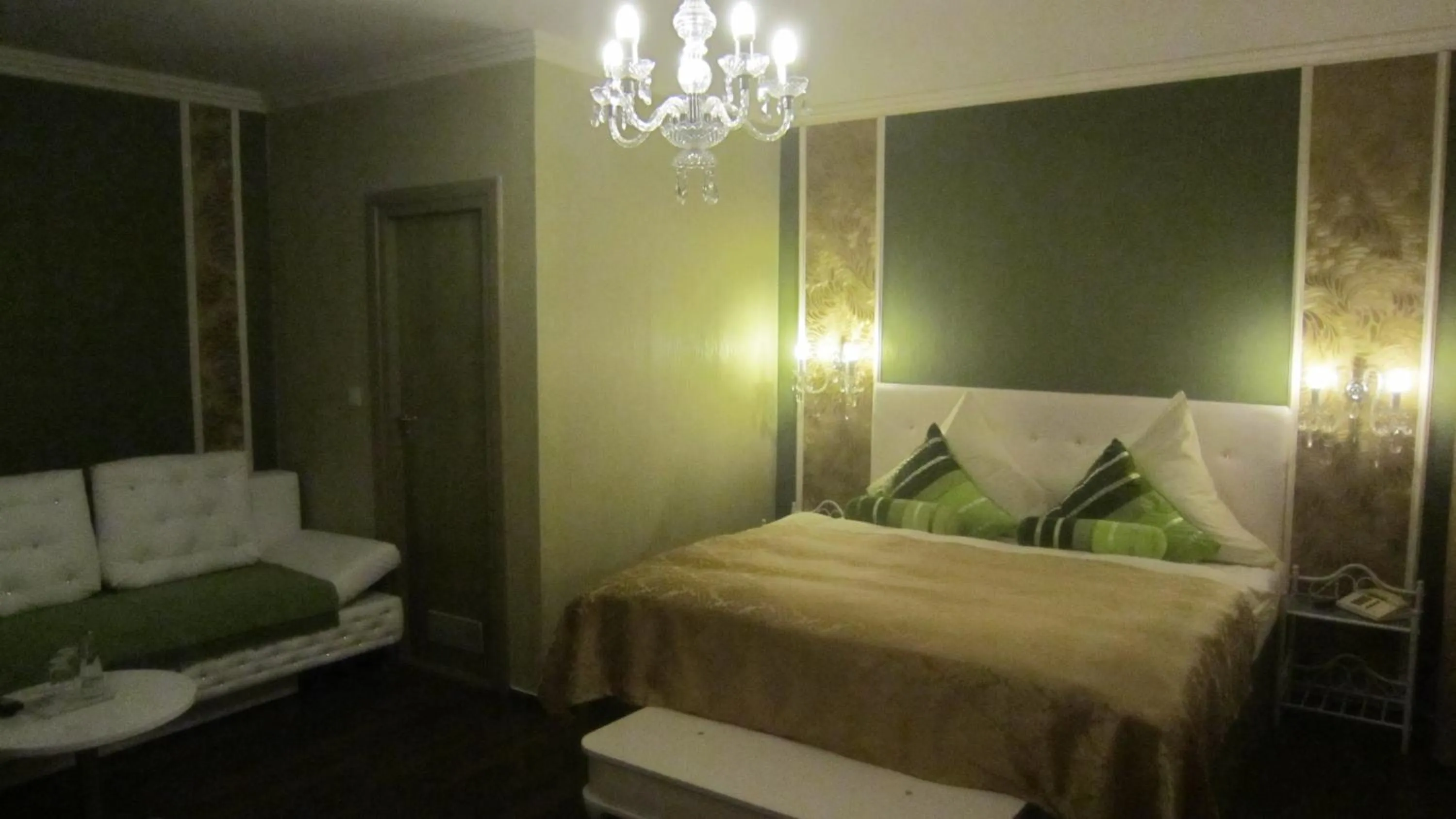 Photo of the whole room, Bed in Ahorn Hotel