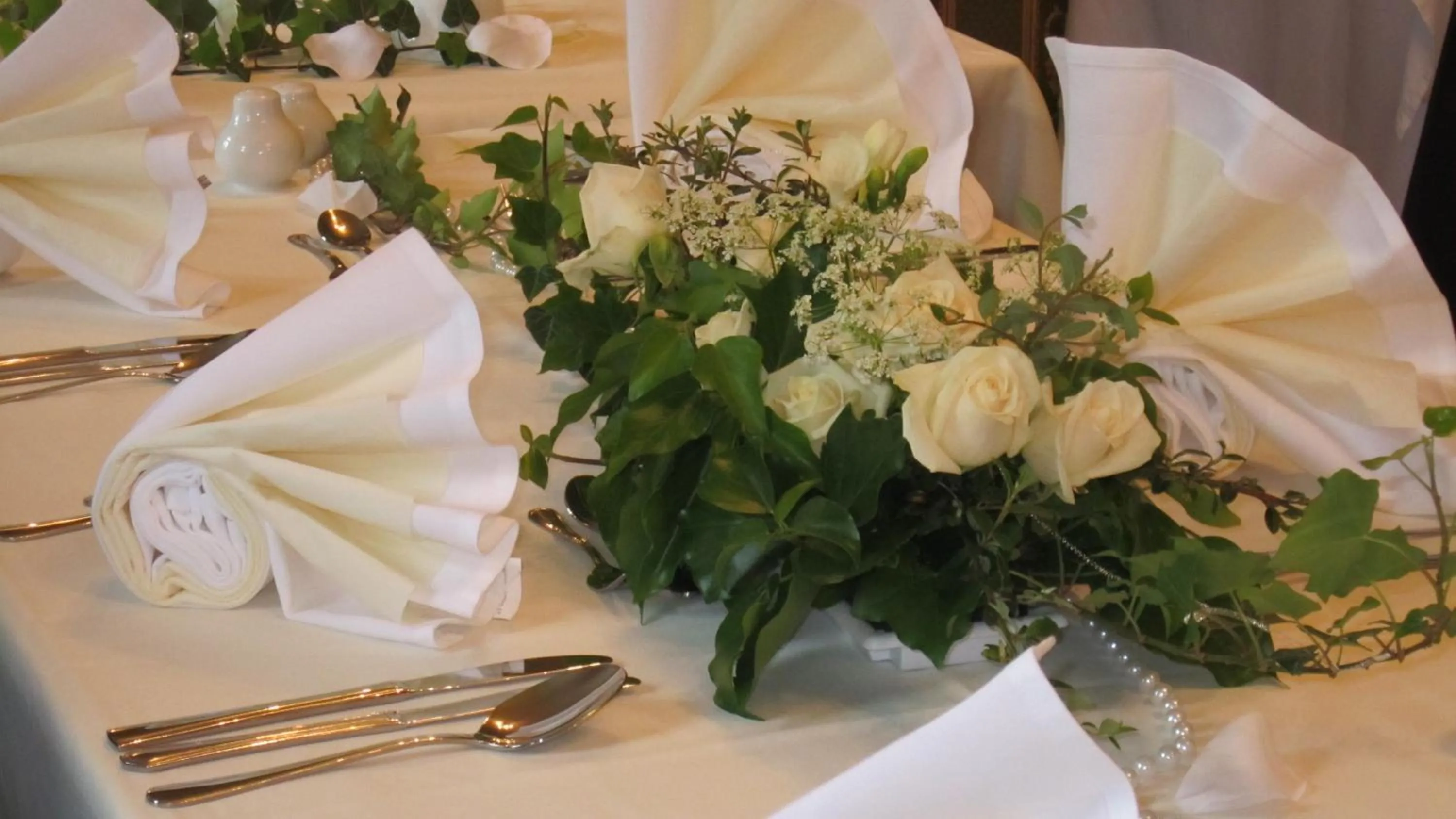 Restaurant/places to eat in Ahorn Hotel