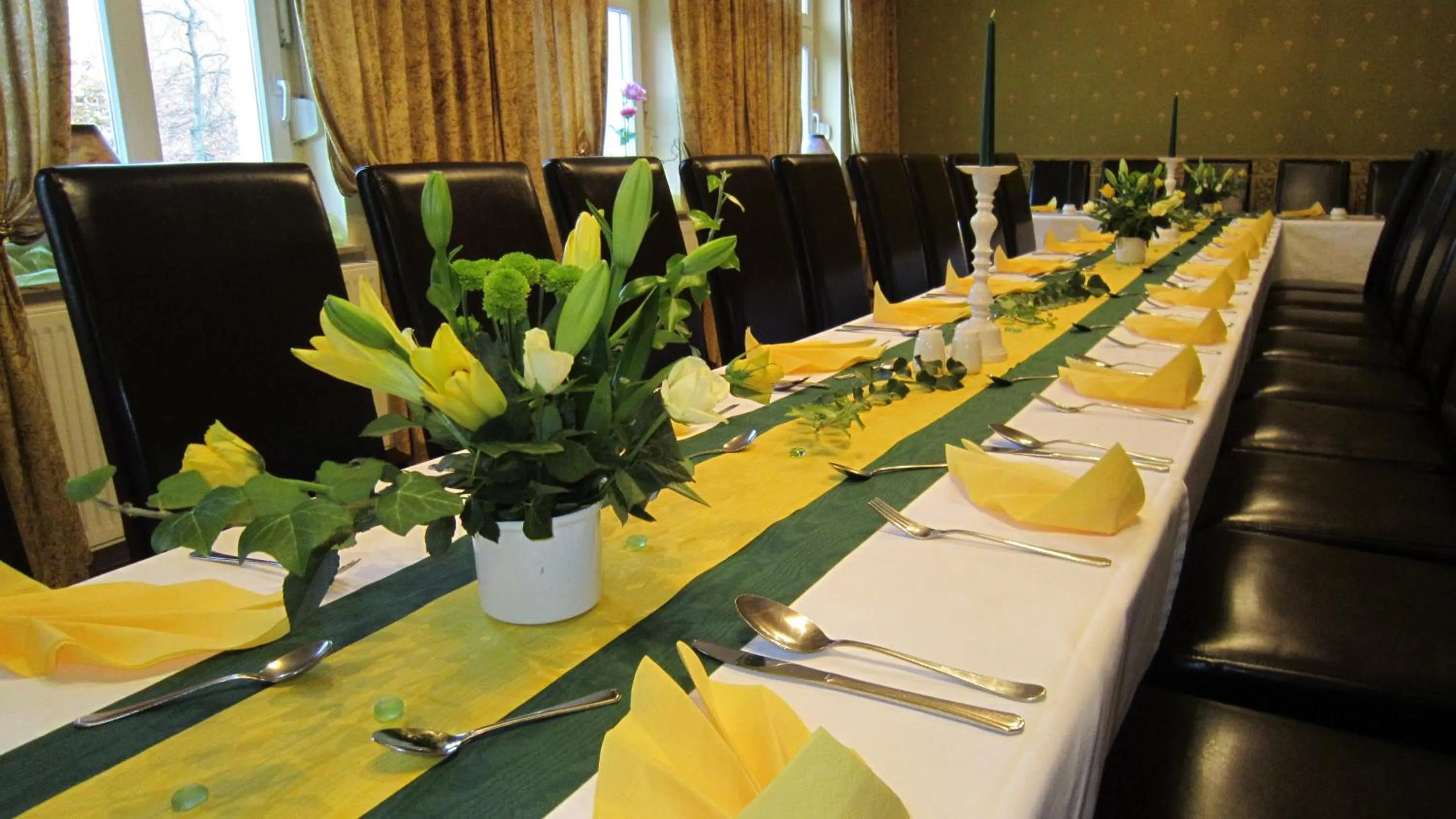 Restaurant/places to eat in Ahorn Hotel