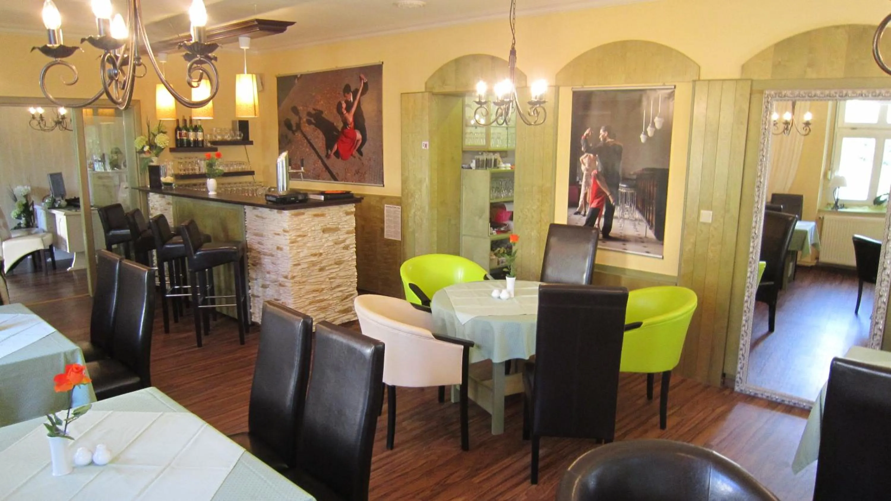 Restaurant/places to eat in Ahorn Hotel