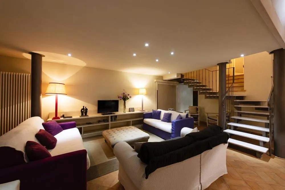 Living room, Bed in Casa Vèra Affittacamere Appartamenti