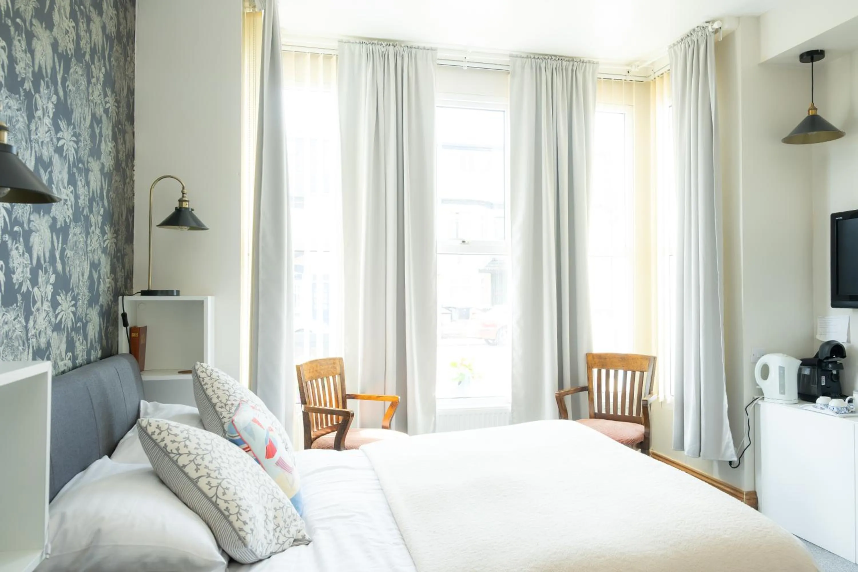 Bedroom, Bed in Dene House