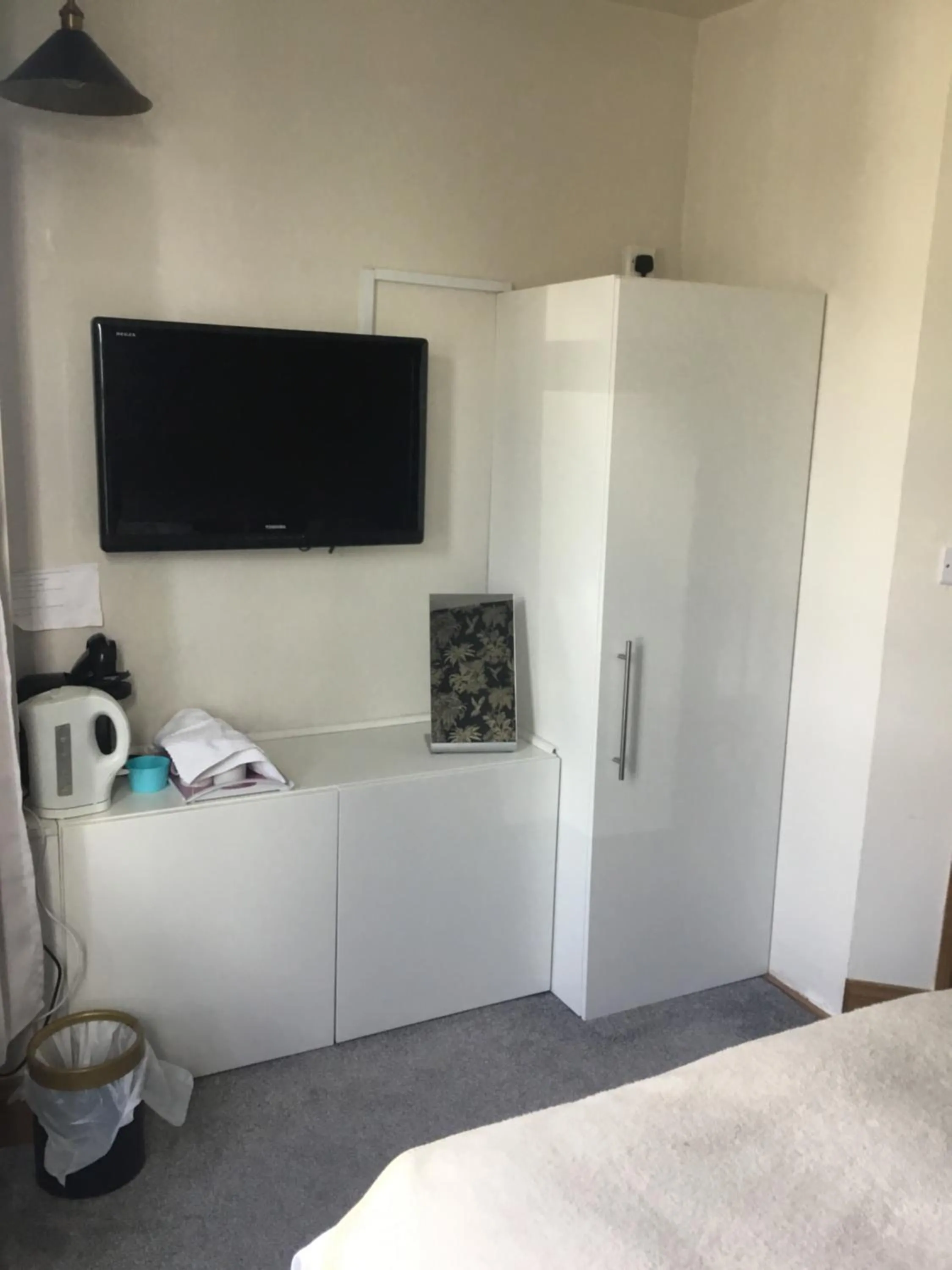 Bedroom, Bed in Dene House