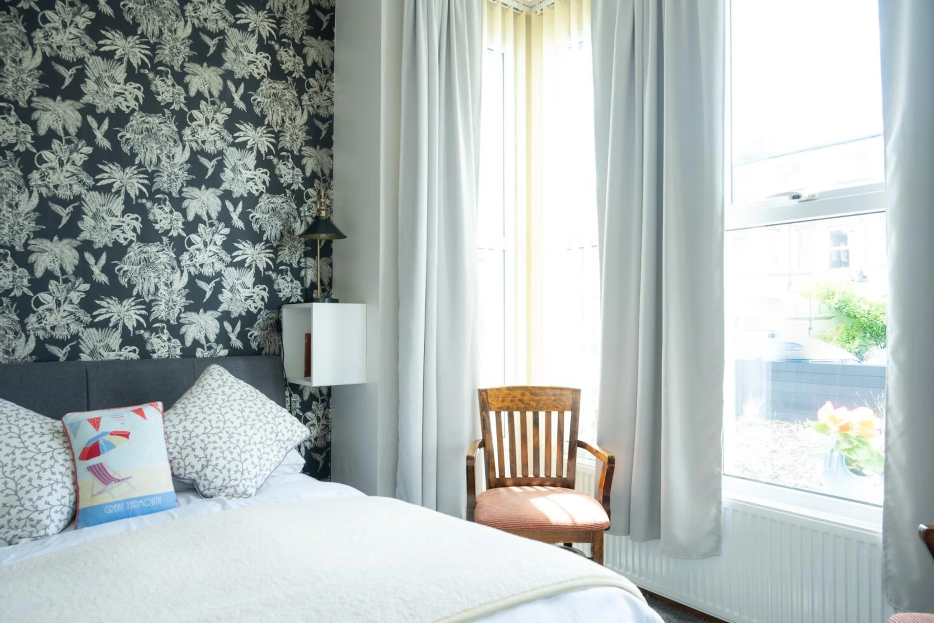 Bedroom, Bed in Dene House