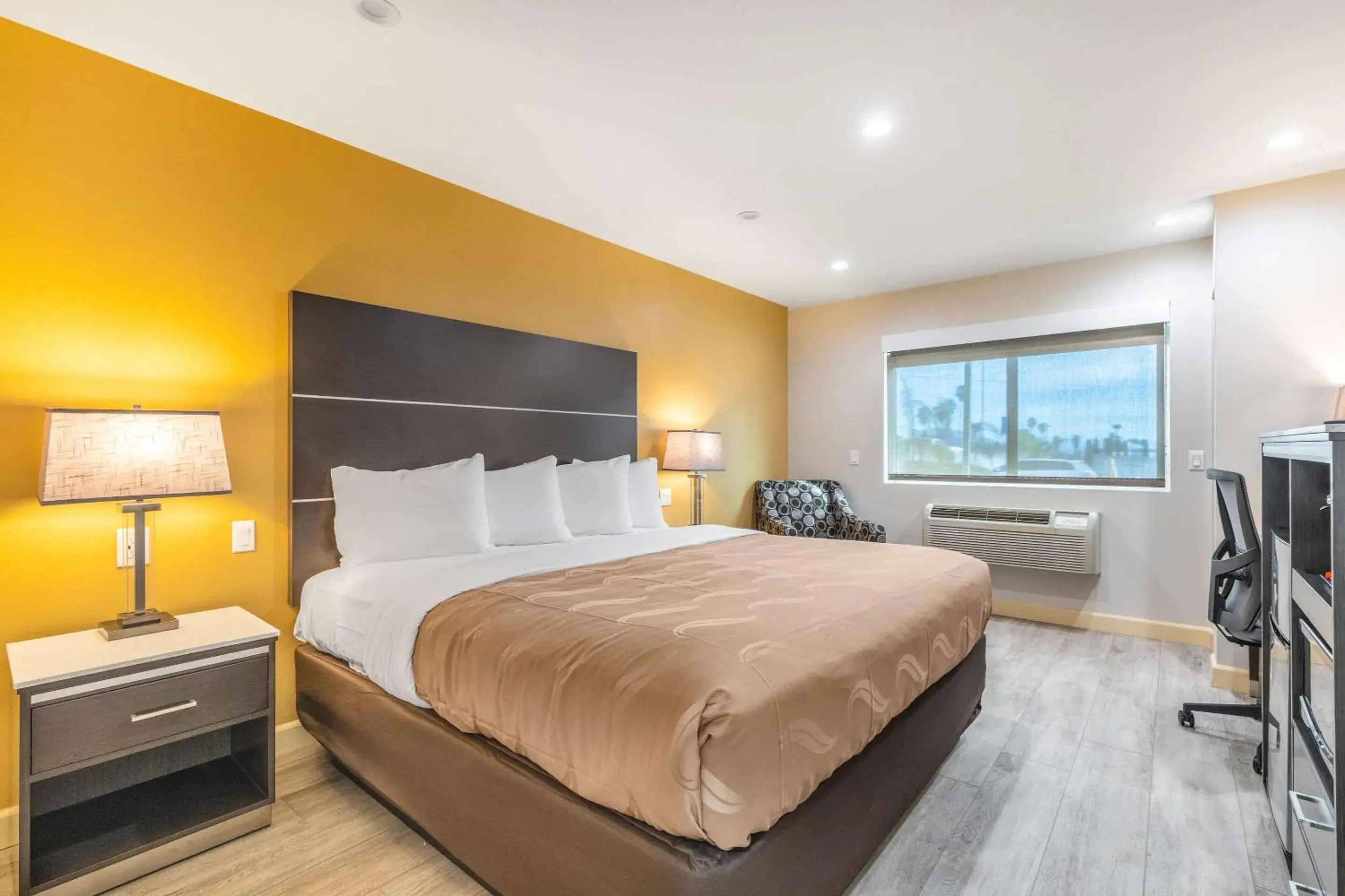 Bedroom, Bed in Quality Inn Banning I-10 Bedroom, Bed in Quality Inn Banning I-10