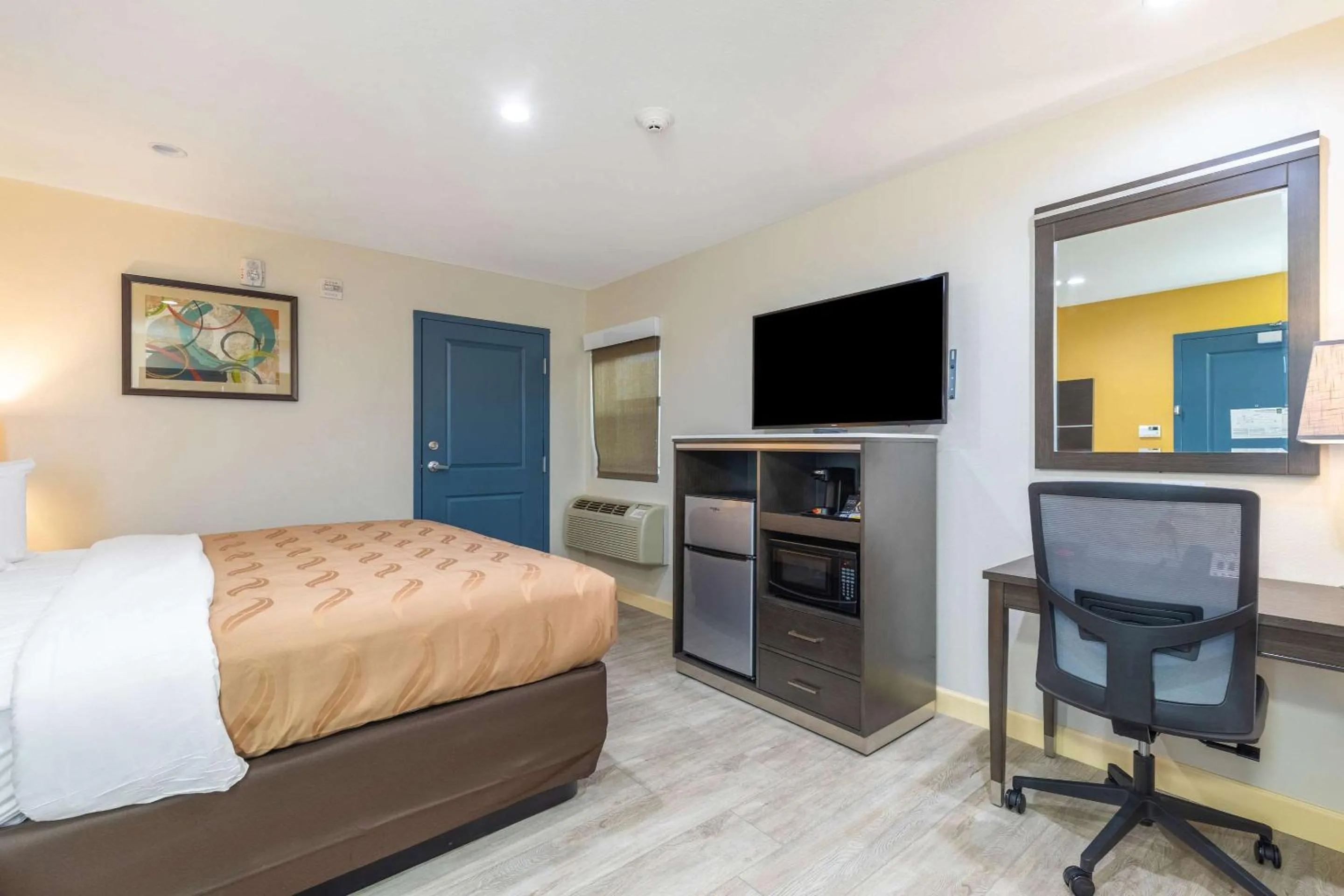 Bedroom, Bed in Quality Inn Banning I-10