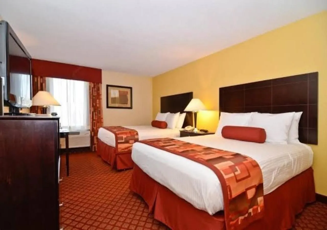 Bedroom, Bed in Best Western Plus Parkway Hotel