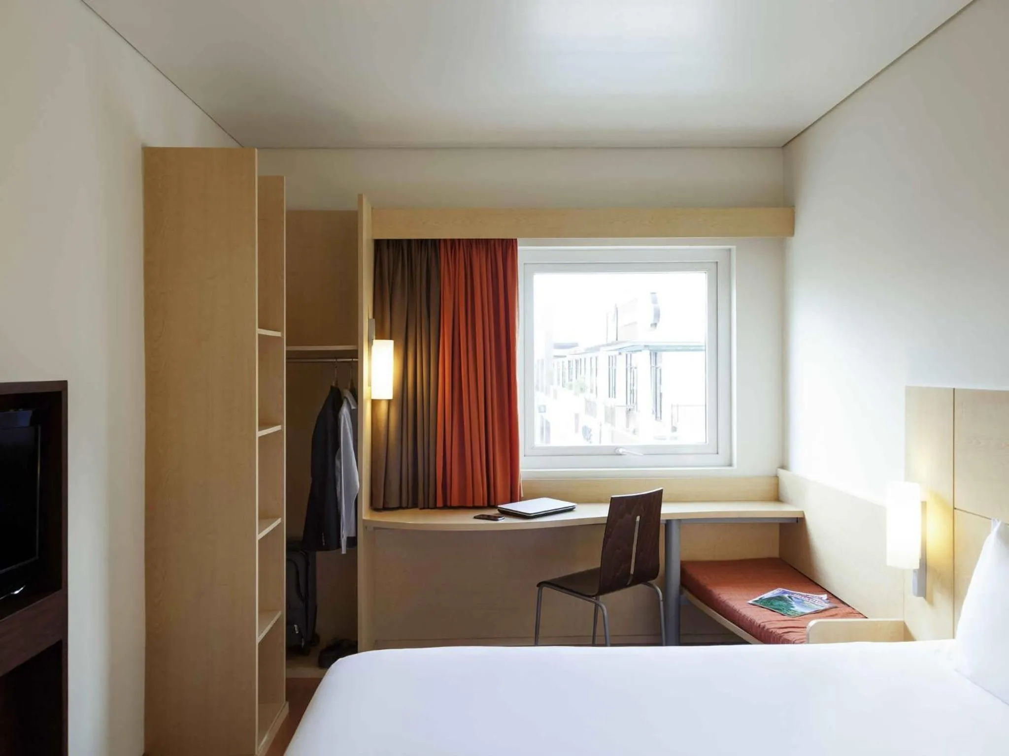 Bedroom, Bed in Ibis Chihuahua