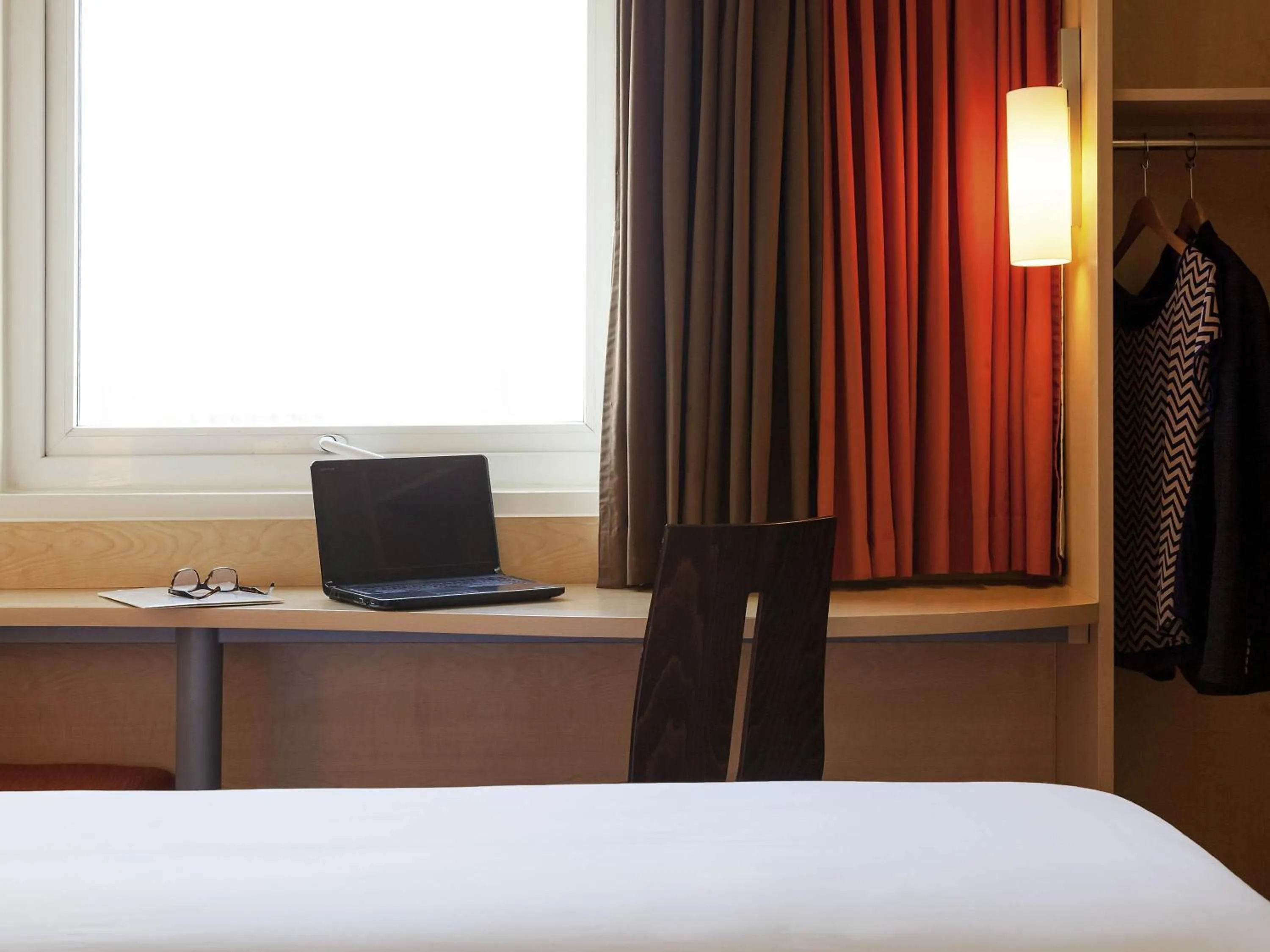 Bedroom, Bed in Ibis Chihuahua