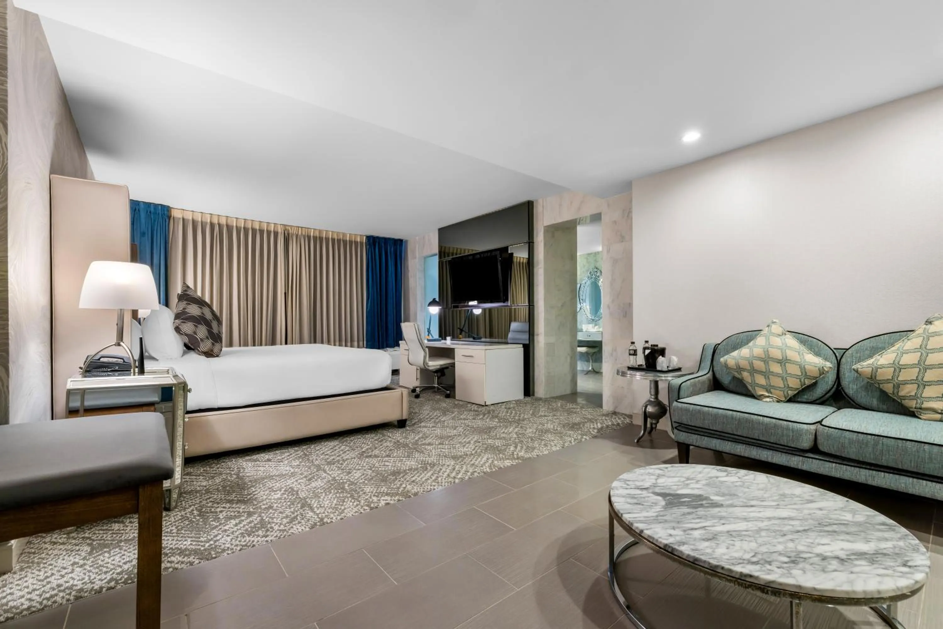 Photo of the whole room, Bed in The Hills Hotel, an IHG Hotel