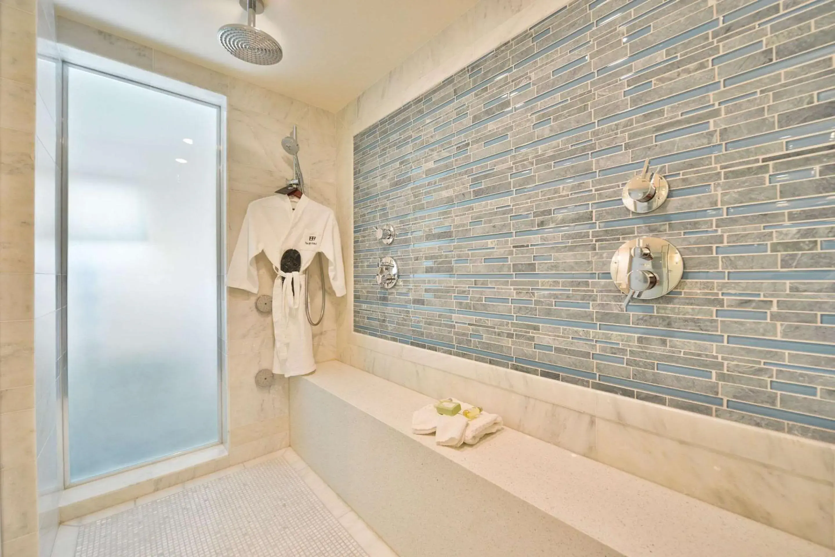 Photo of the whole room in The Hills Hotel, an IHG Hotel Photo of the whole room in The Hills Hotel, an IHG Hotel