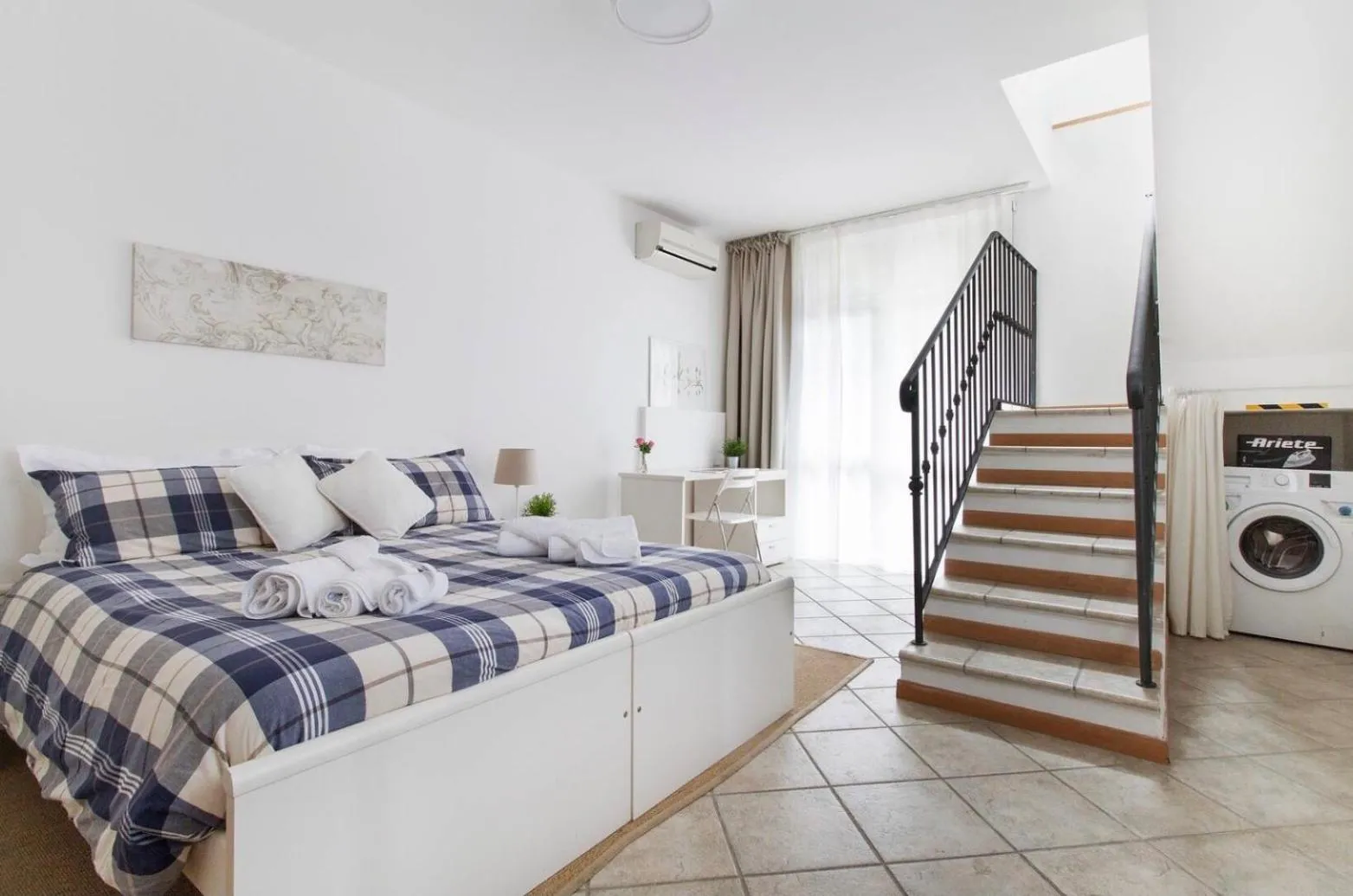 Bed in Portobello Apartments