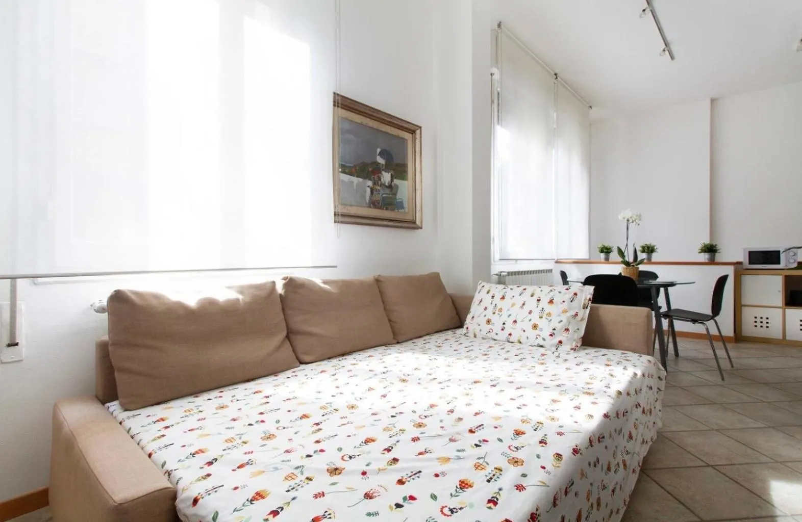 Living room, Bed in Portobello Apartments