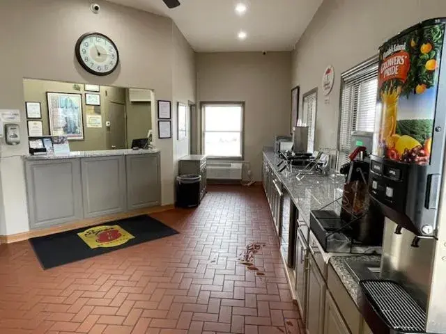 Lobby or reception in Super 8 by Wyndham Alton Lobby or reception in Super 8 by Wyndham Alton