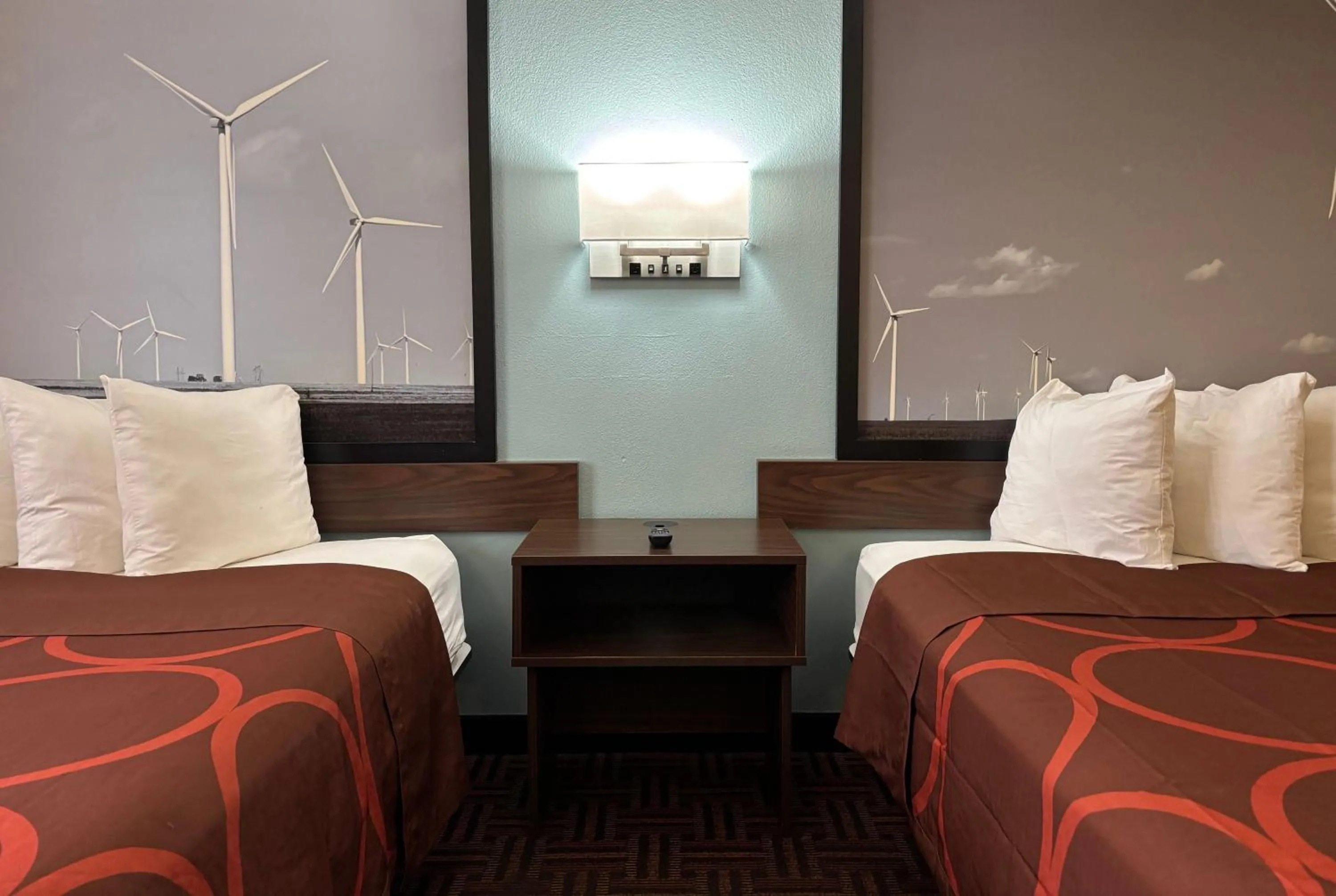 Photo of the whole room, Bed in Super 8 by Wyndham Peoria