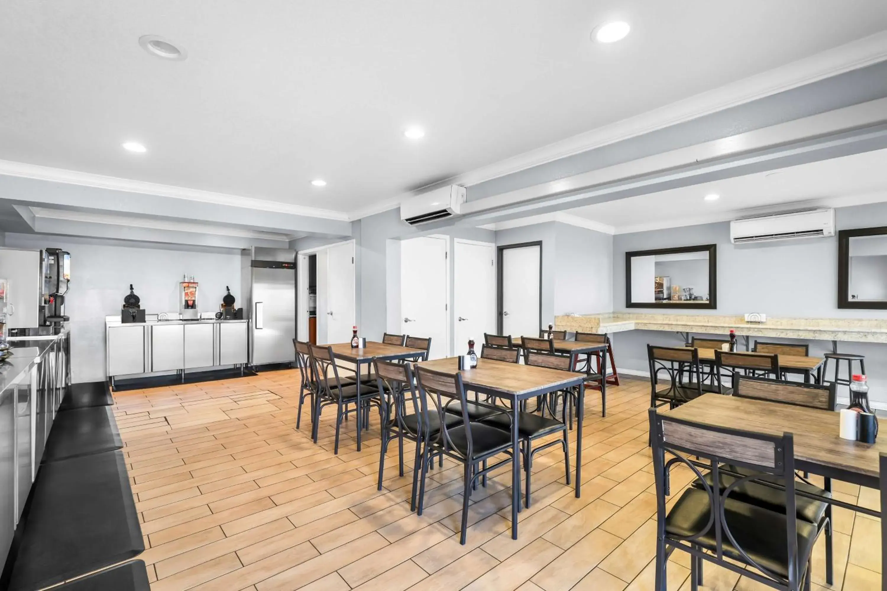 Breakfast in Sure Stay Plus by Best Western Twentynine Palms Joshua Tree Breakfast in Sure Stay Plus by Best Western Twentynine Palms Joshua Tree