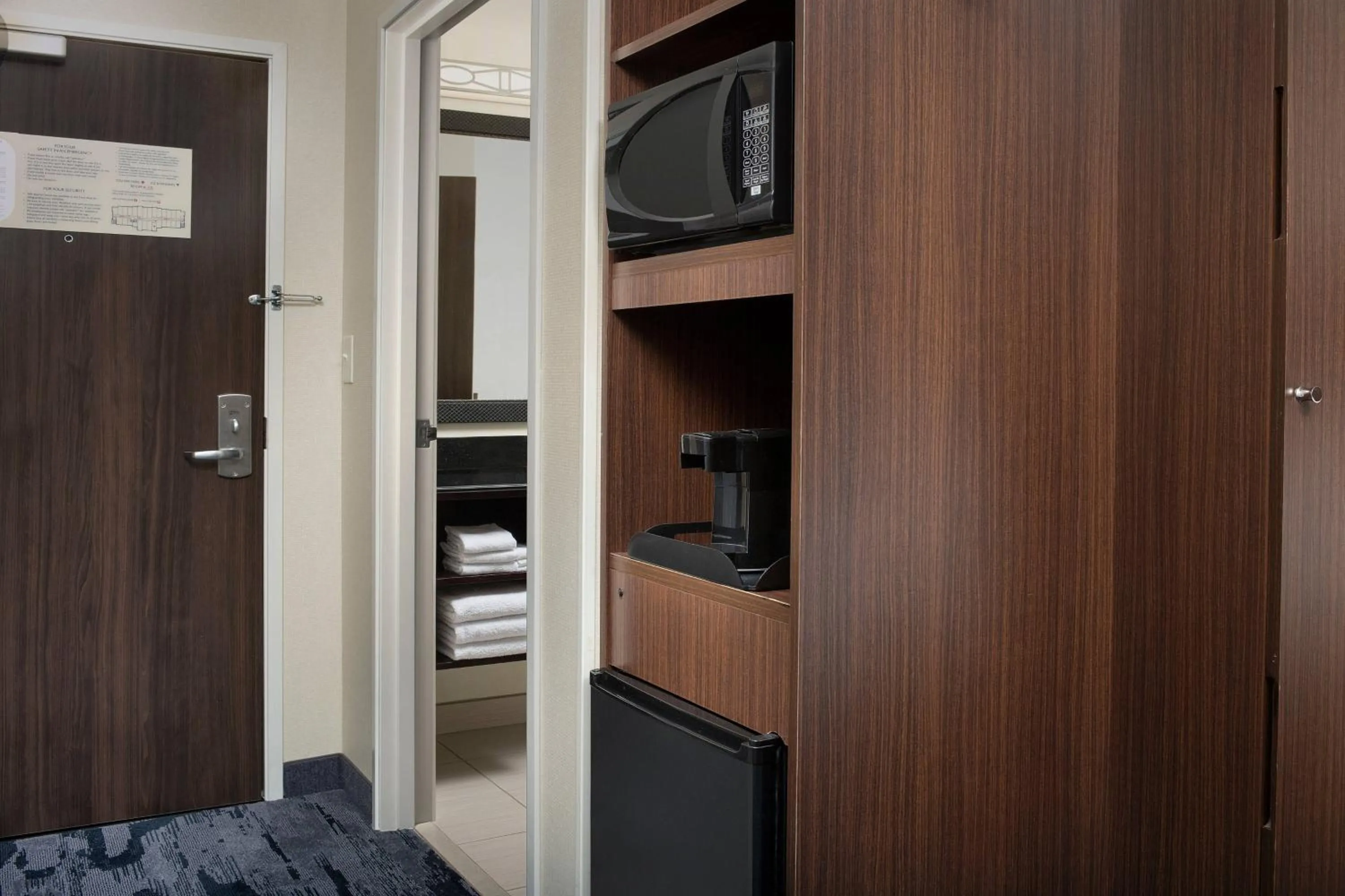 Photo of the whole room in Fairfield Inn & Suites Baltimore BWI Airport