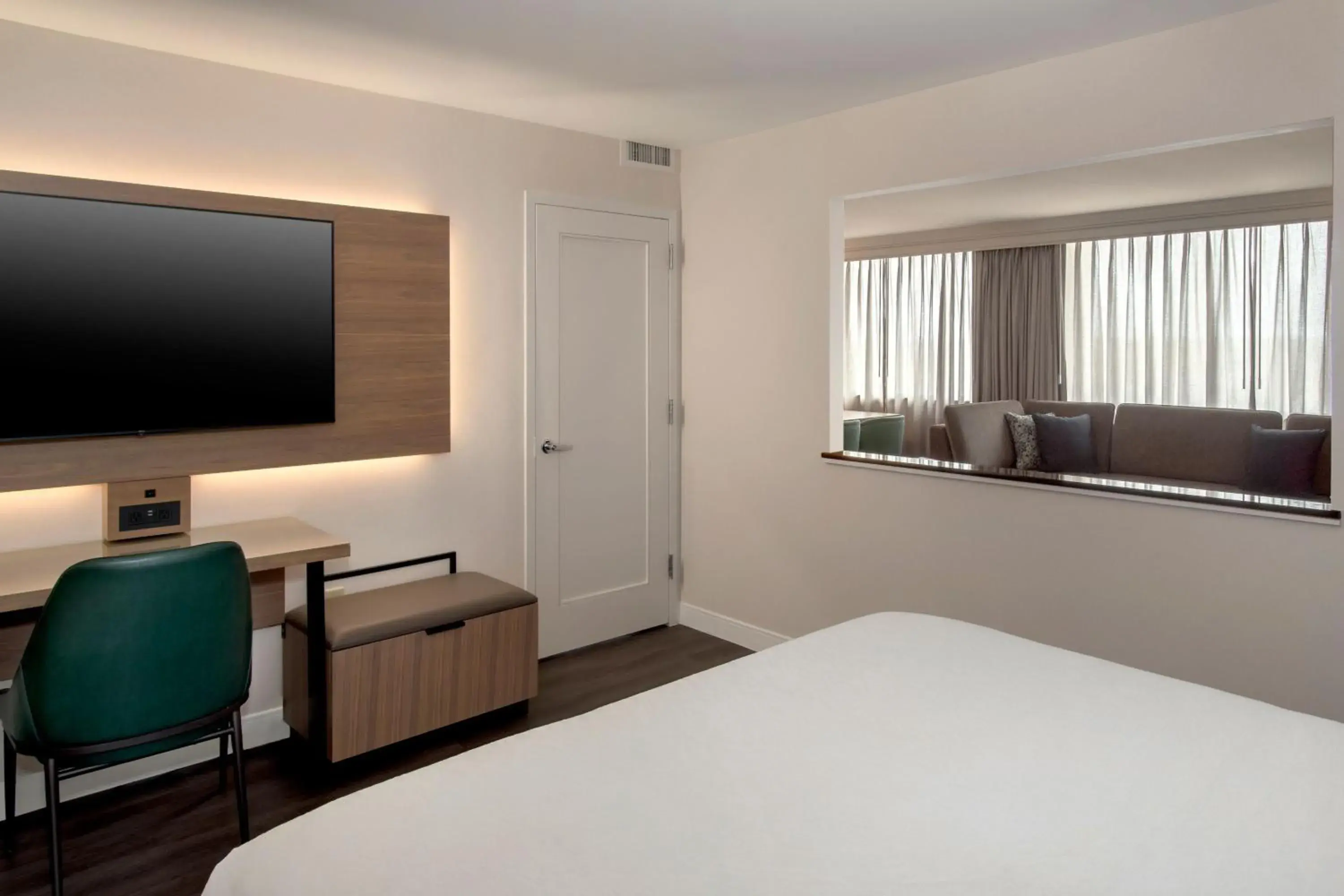 Bedroom, Bed in Buffalo Marriott Niagara Bedroom, Bed in Buffalo Marriott Niagara