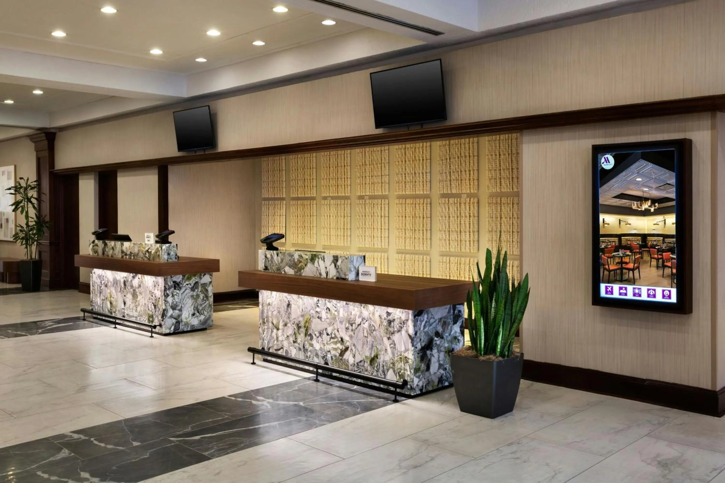 Lobby or reception in Buffalo Marriott Niagara
