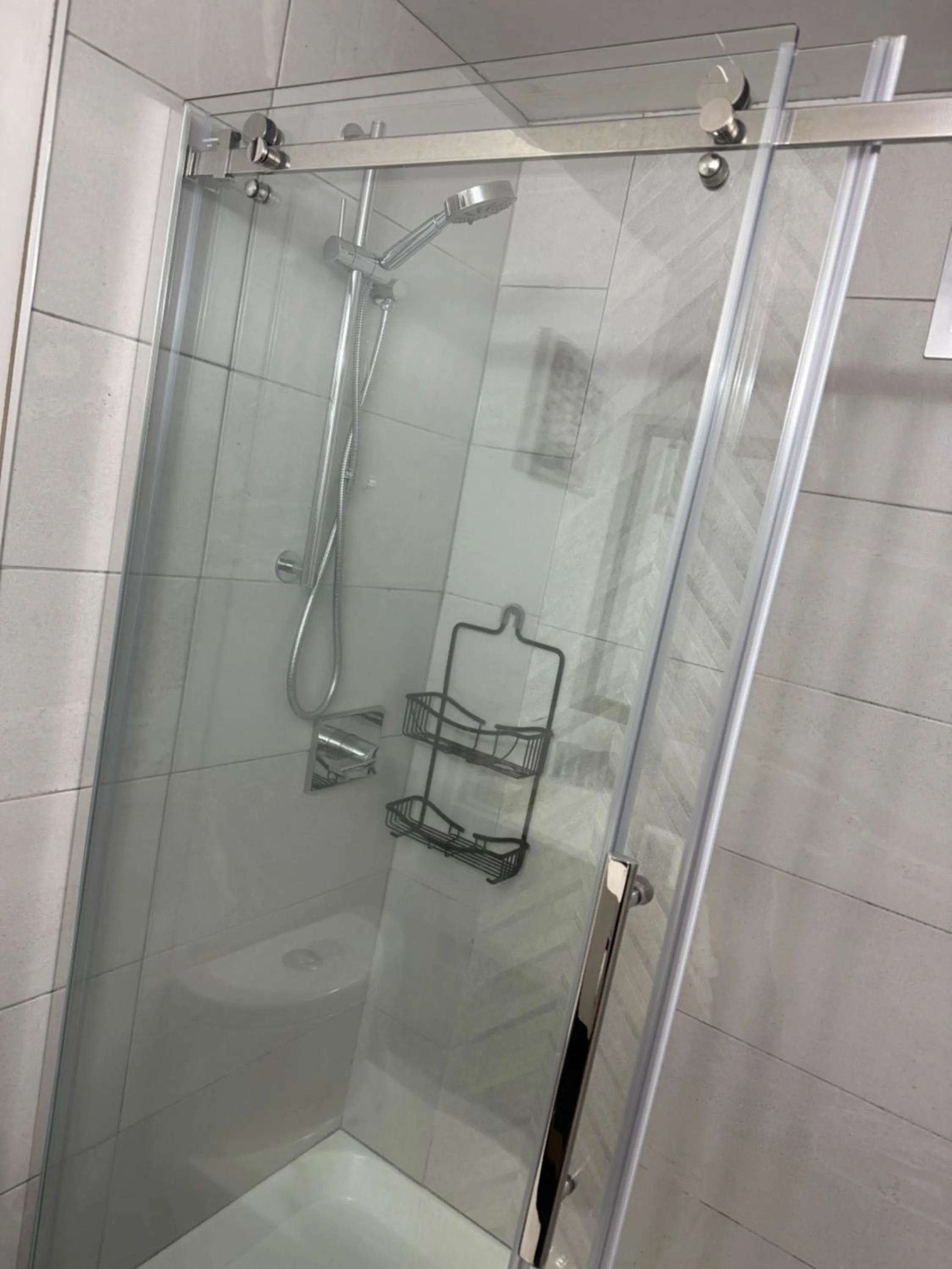 Shower in Sand Pebbles Inn
