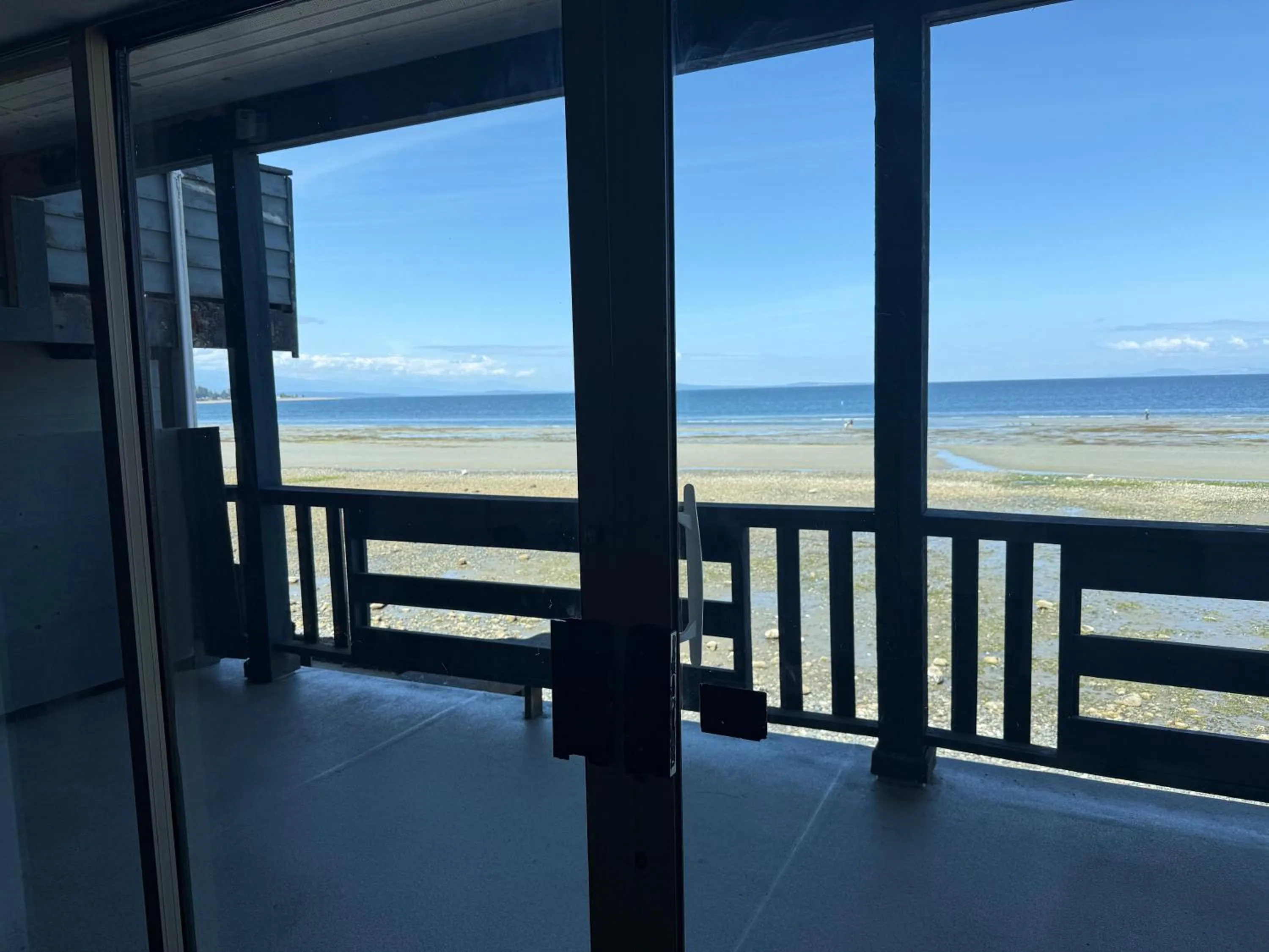 Balcony/Terrace in Sand Pebbles Inn