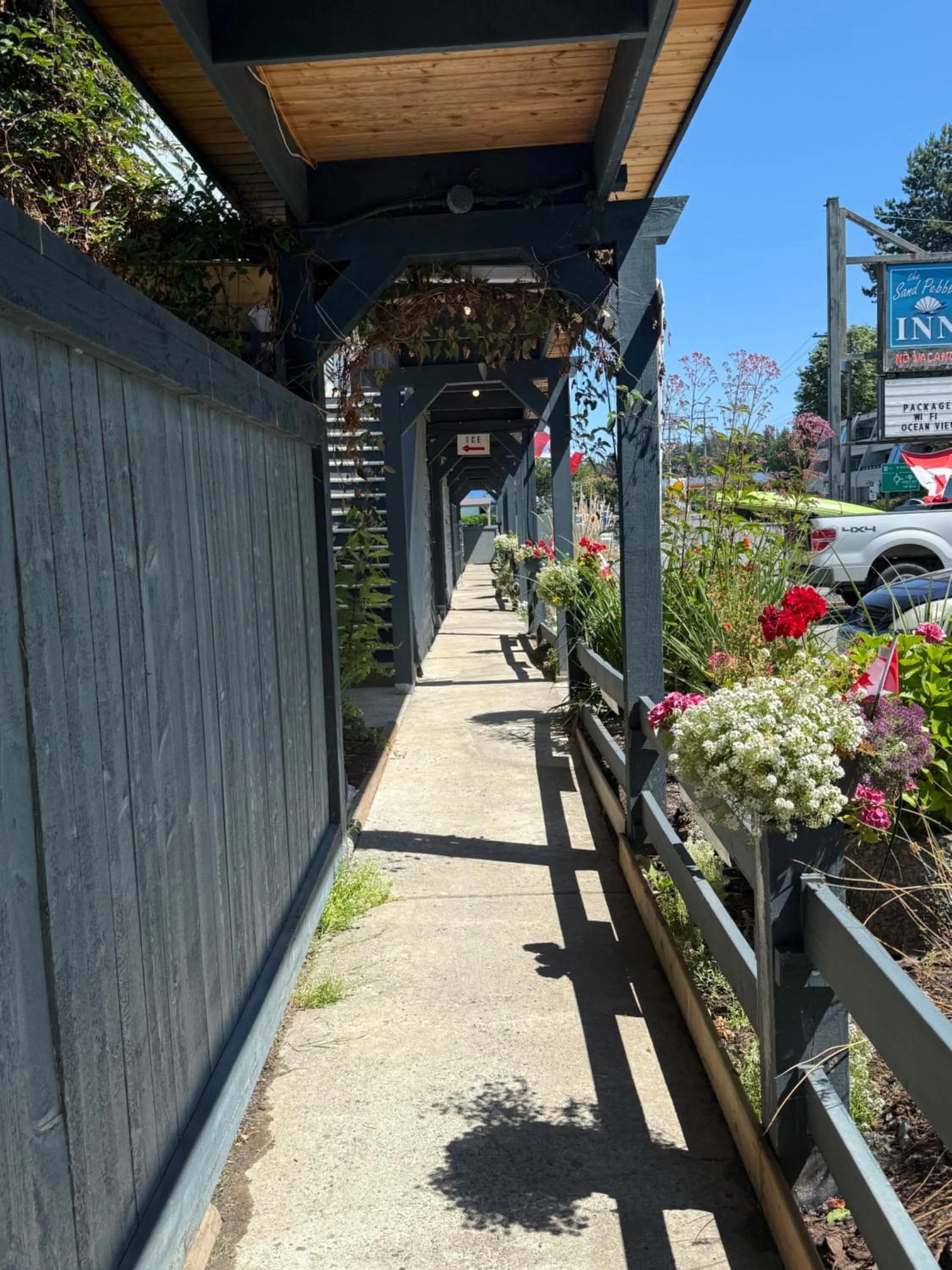 Property building in Sand Pebbles Inn