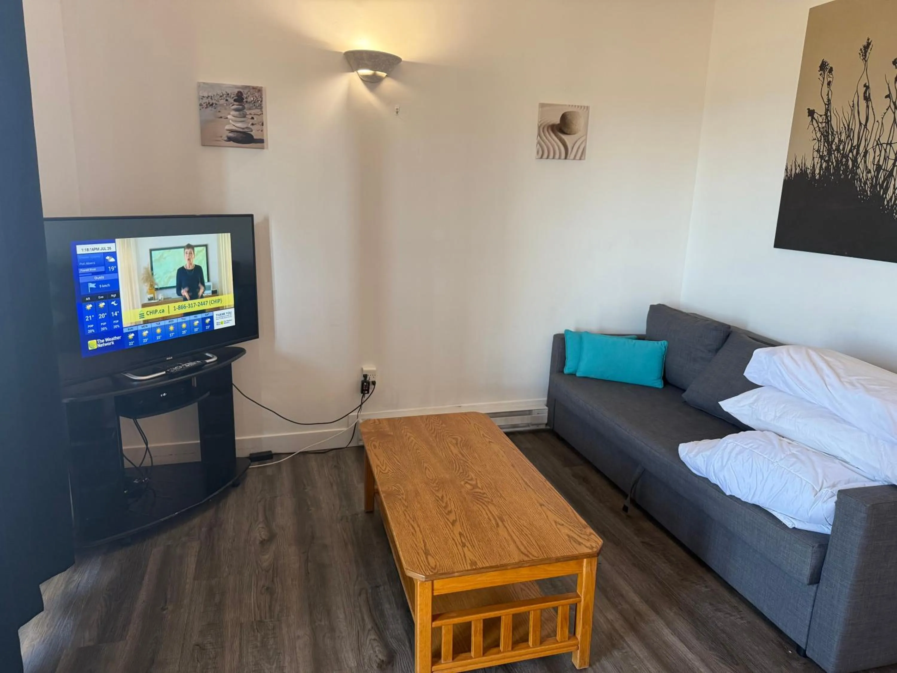 Living room in Sand Pebbles Inn