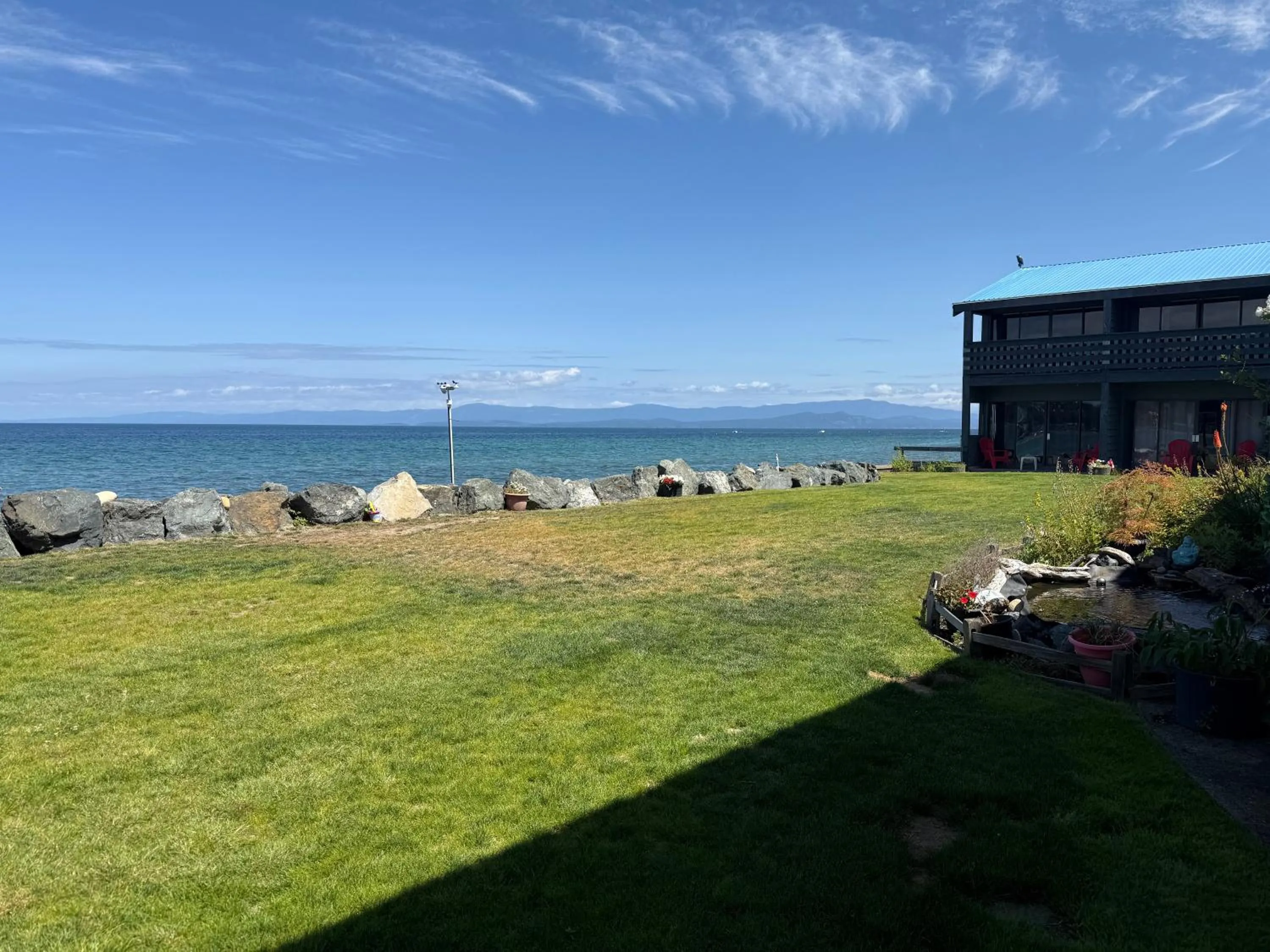 Day in Sand Pebbles Inn