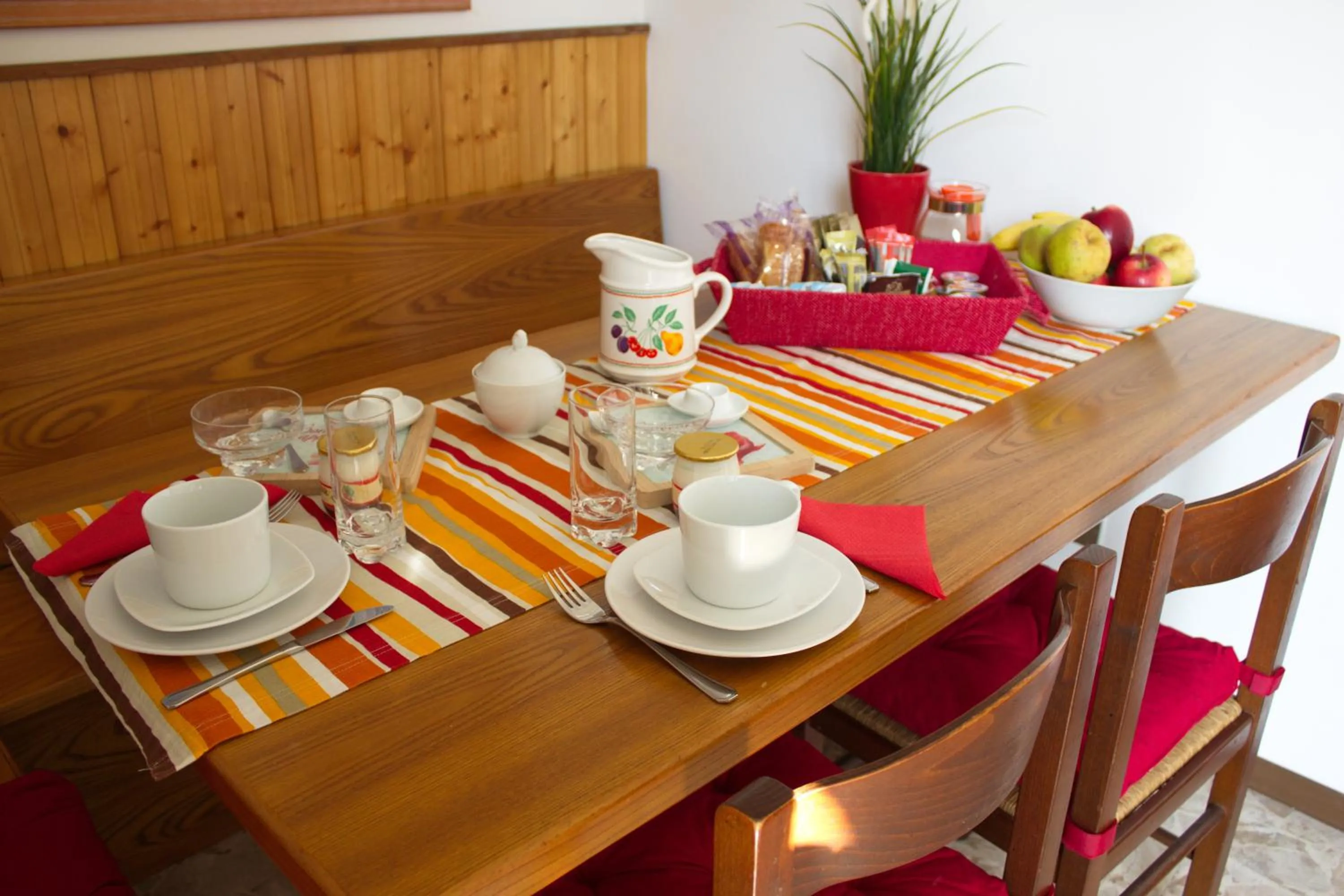 Food close-up in B&B Magenta