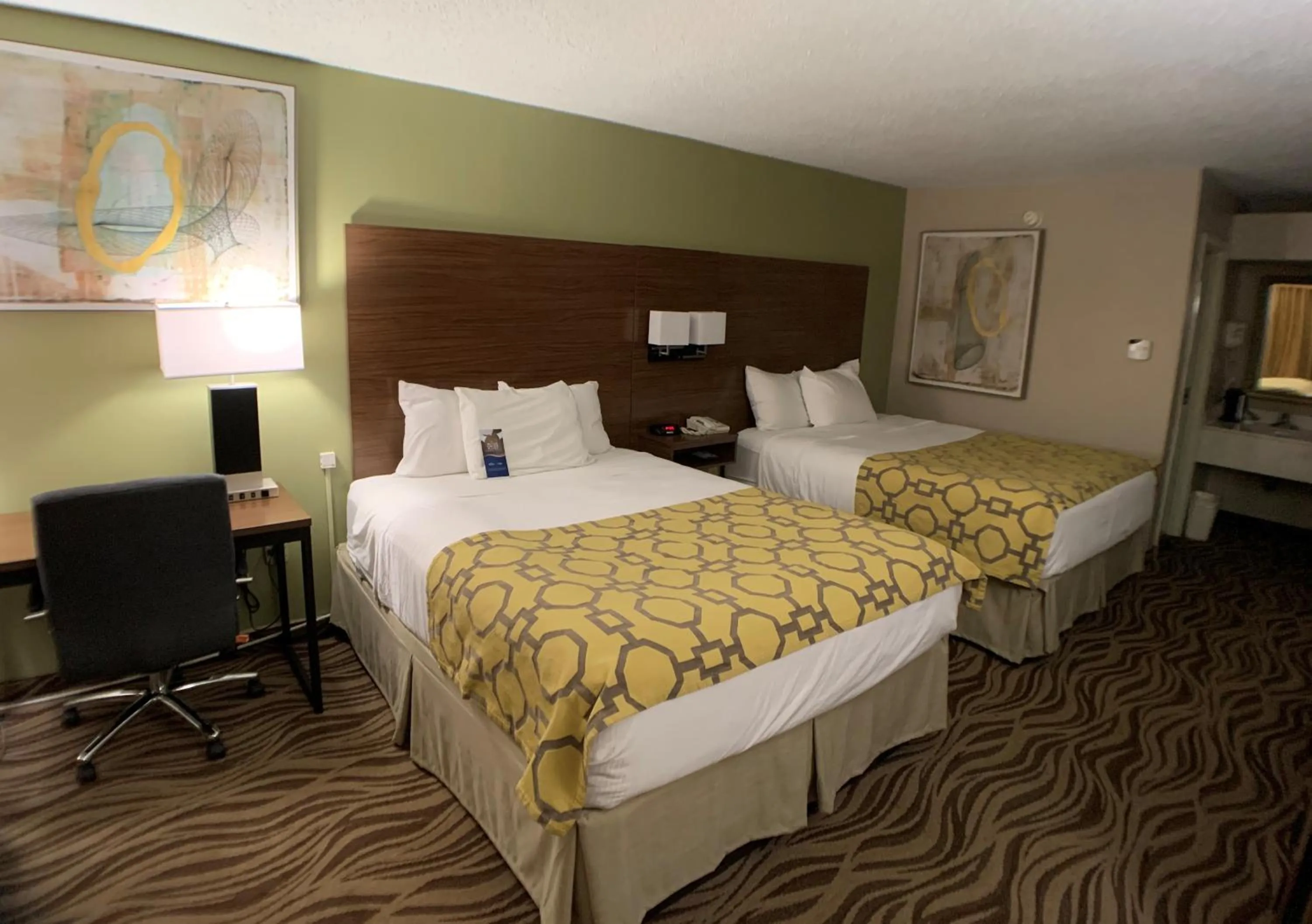 Bed in Baymont by Wyndham Griffin