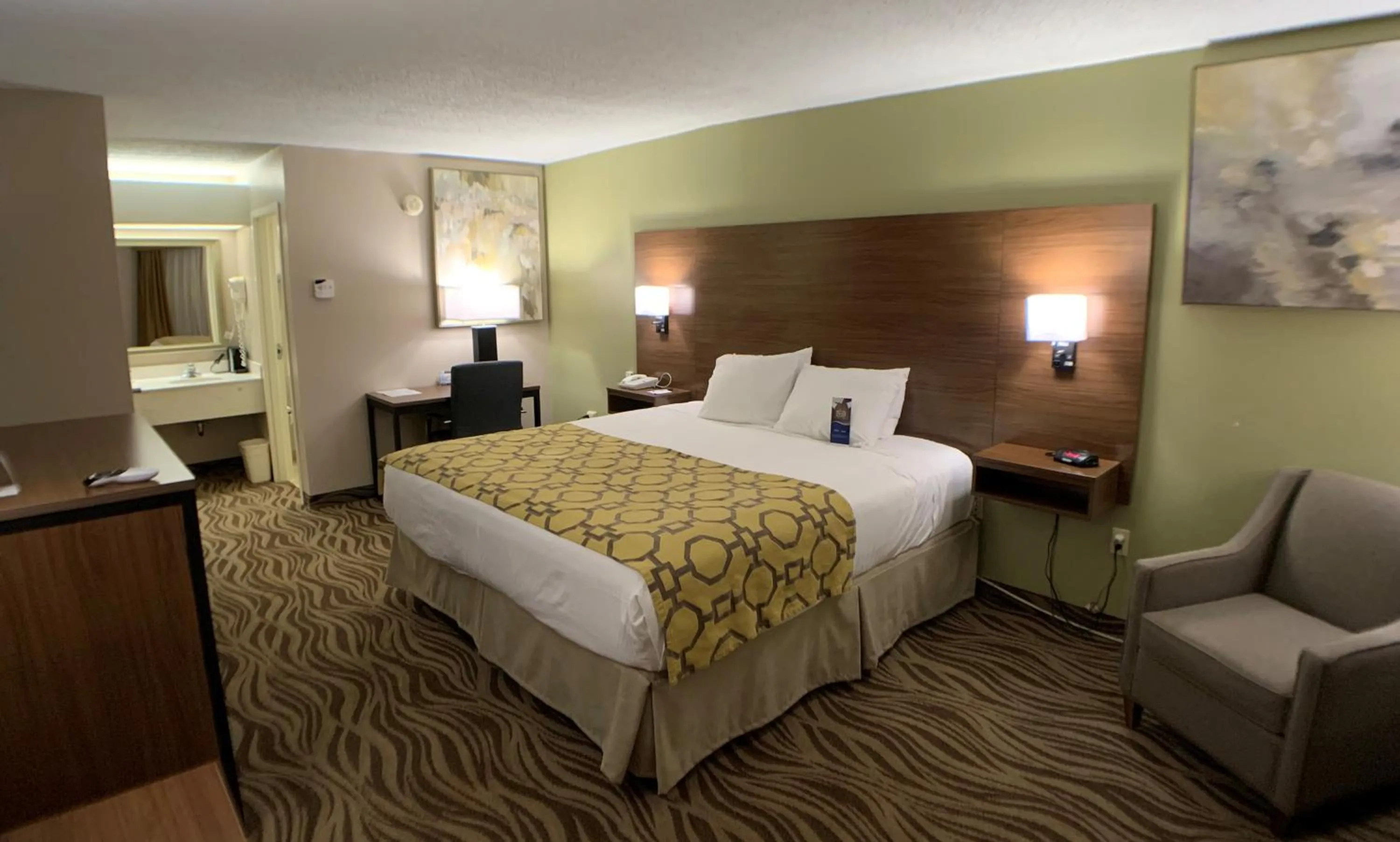 Bed in Baymont by Wyndham Griffin