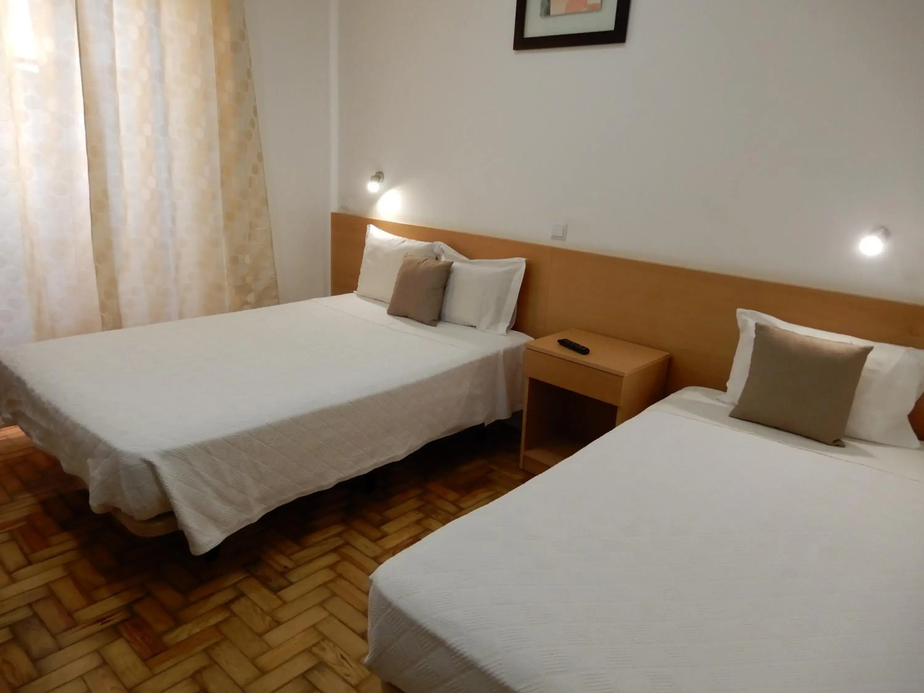 Triple Room in Guesthouse Coimbra City Triple Room in Guesthouse Coimbra City